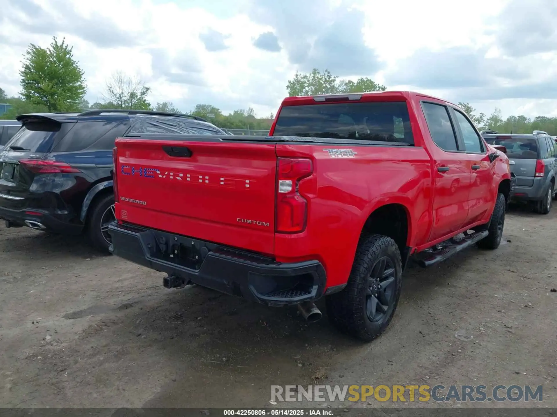 4 Photograph of a damaged car 1GCPYCEH0LZ139309 CHEVROLET SILVERADO 1500 2020
