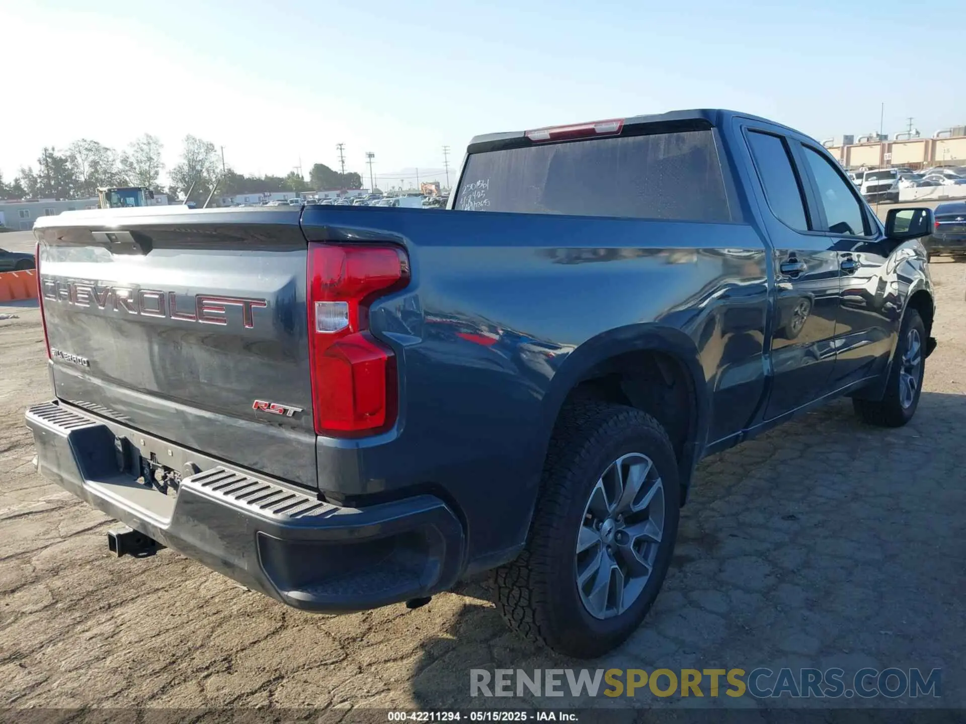 4 Photograph of a damaged car 1GCRWDED1LZ351833 CHEVROLET SILVERADO 1500 2020