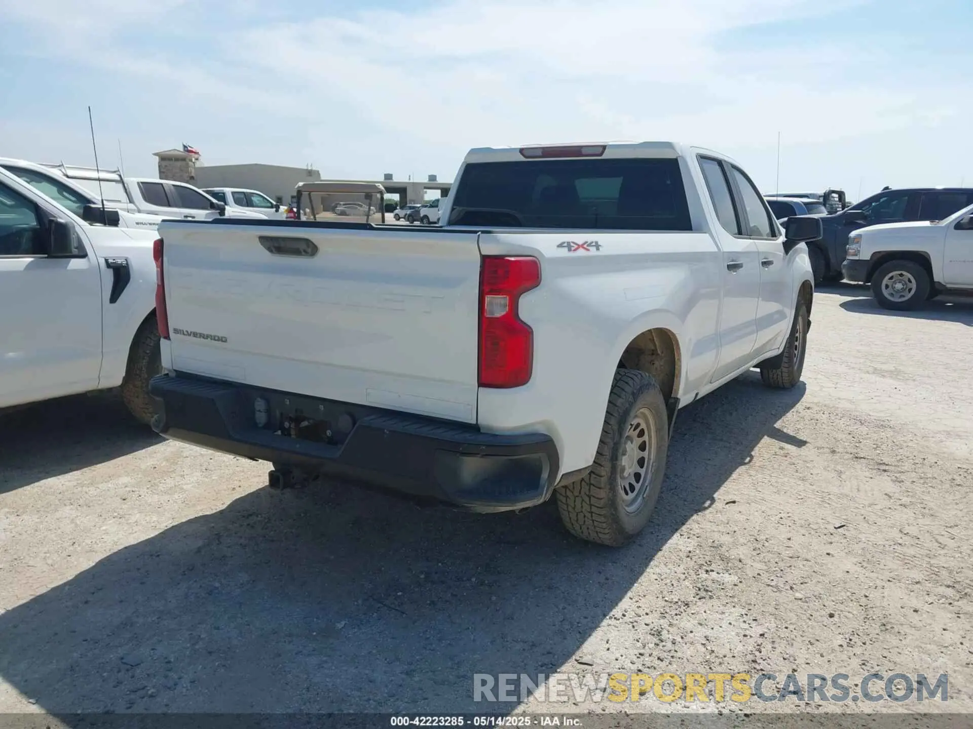 4 Фотография поврежденного автомобиля 1GCRYAEF1LZ177031 CHEVROLET SILVERADO 1500 2020