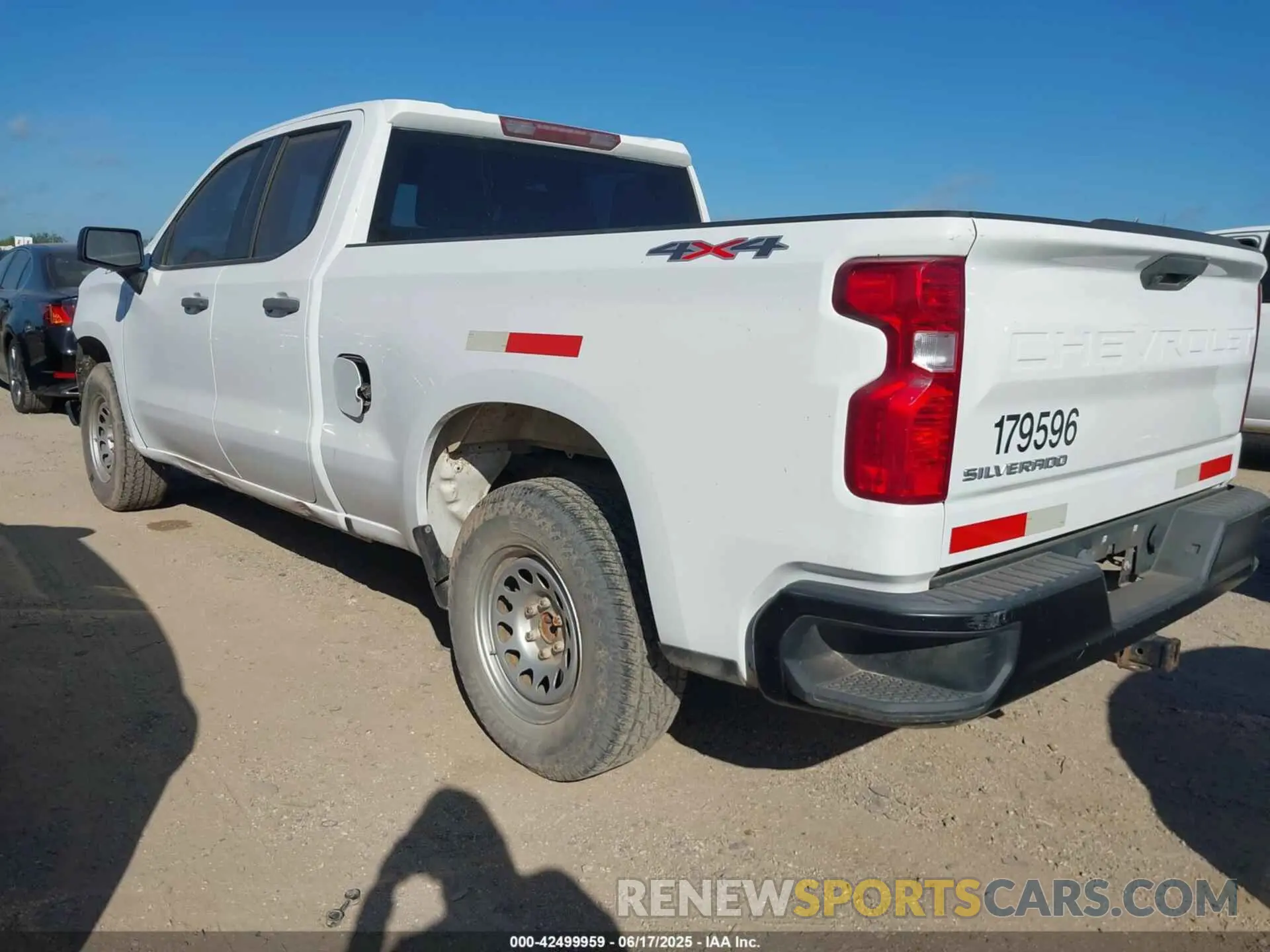 3 Photograph of a damaged car 1GCRYAEF4LZ179596 CHEVROLET SILVERADO 1500 2020