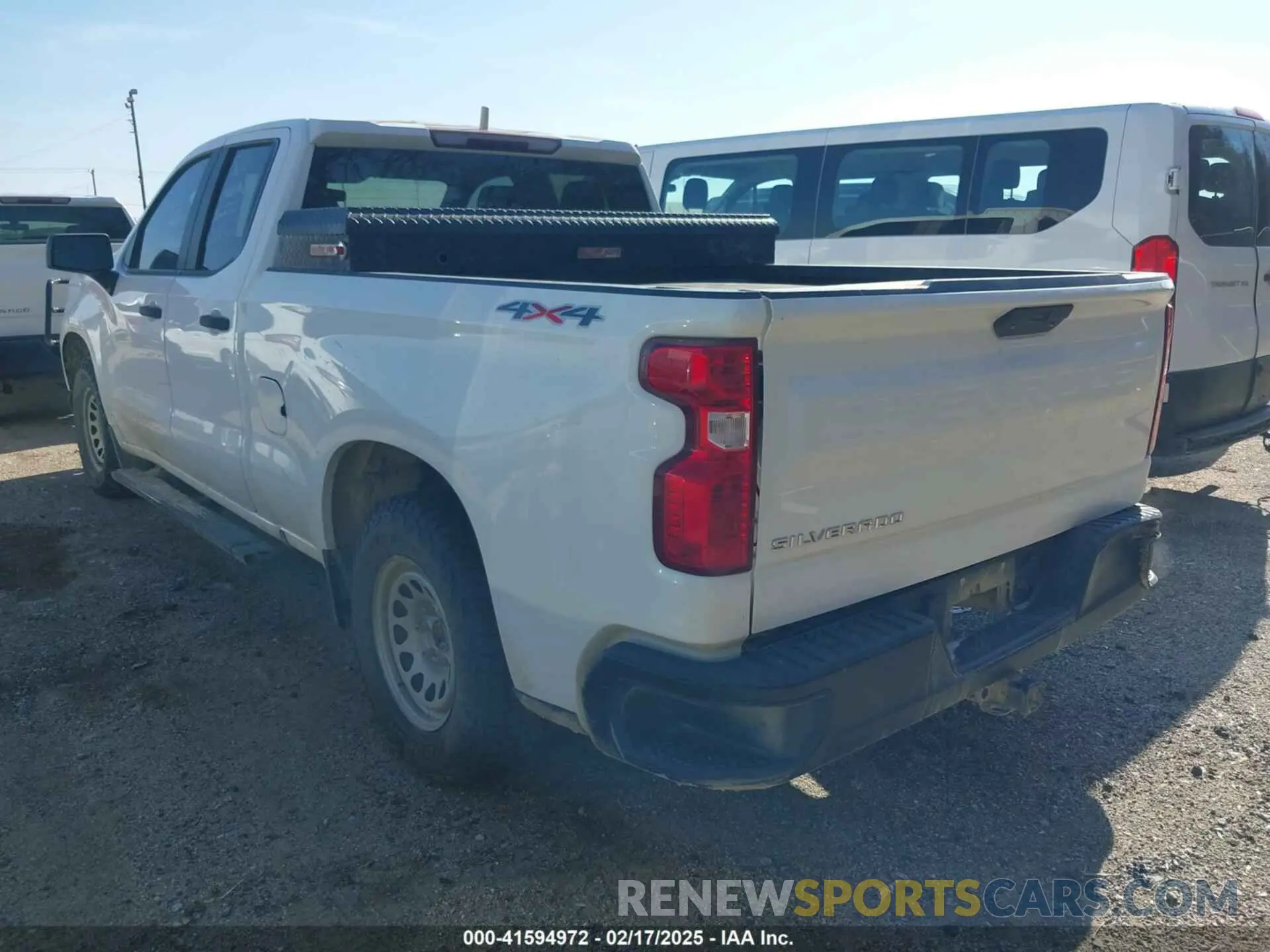 3 Photograph of a damaged car 1GCRYAEF8LZ177687 CHEVROLET SILVERADO 1500 2020