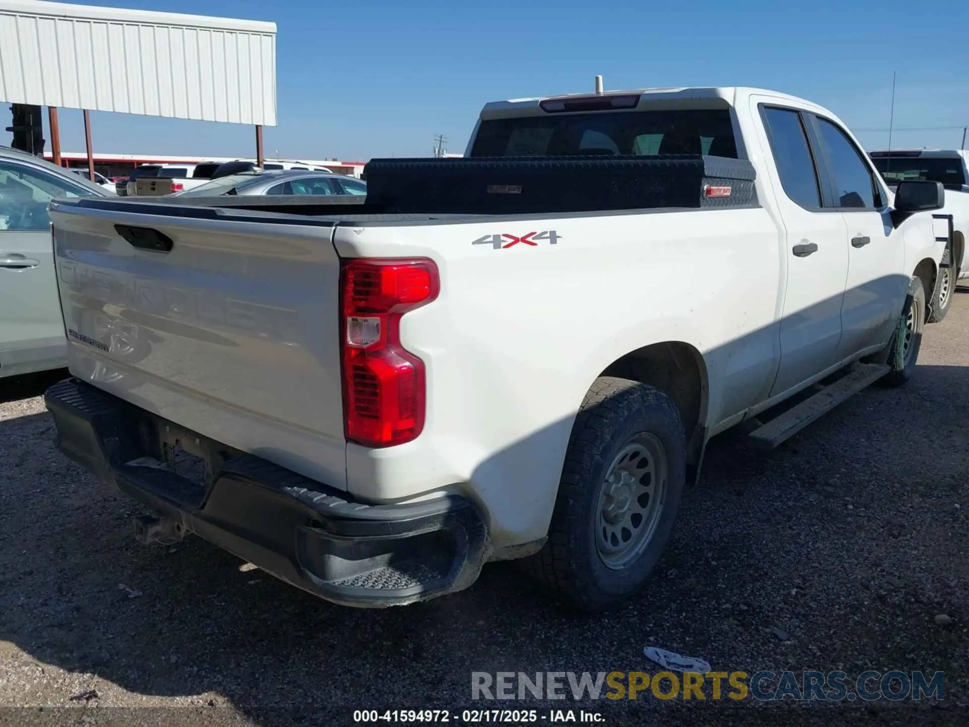 4 Photograph of a damaged car 1GCRYAEF8LZ177687 CHEVROLET SILVERADO 1500 2020
