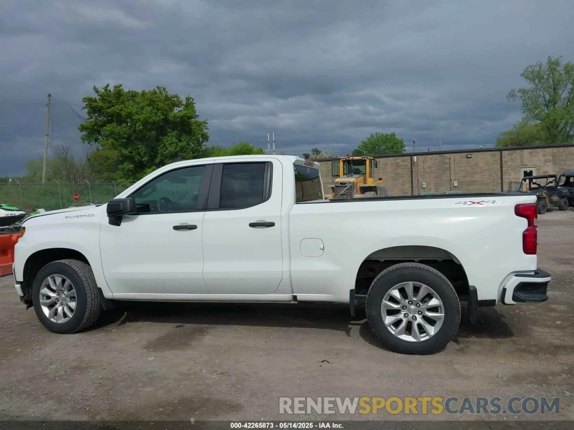 14 Photograph of a damaged car 1GCRYBEF0LZ290619 CHEVROLET SILVERADO 1500 2020