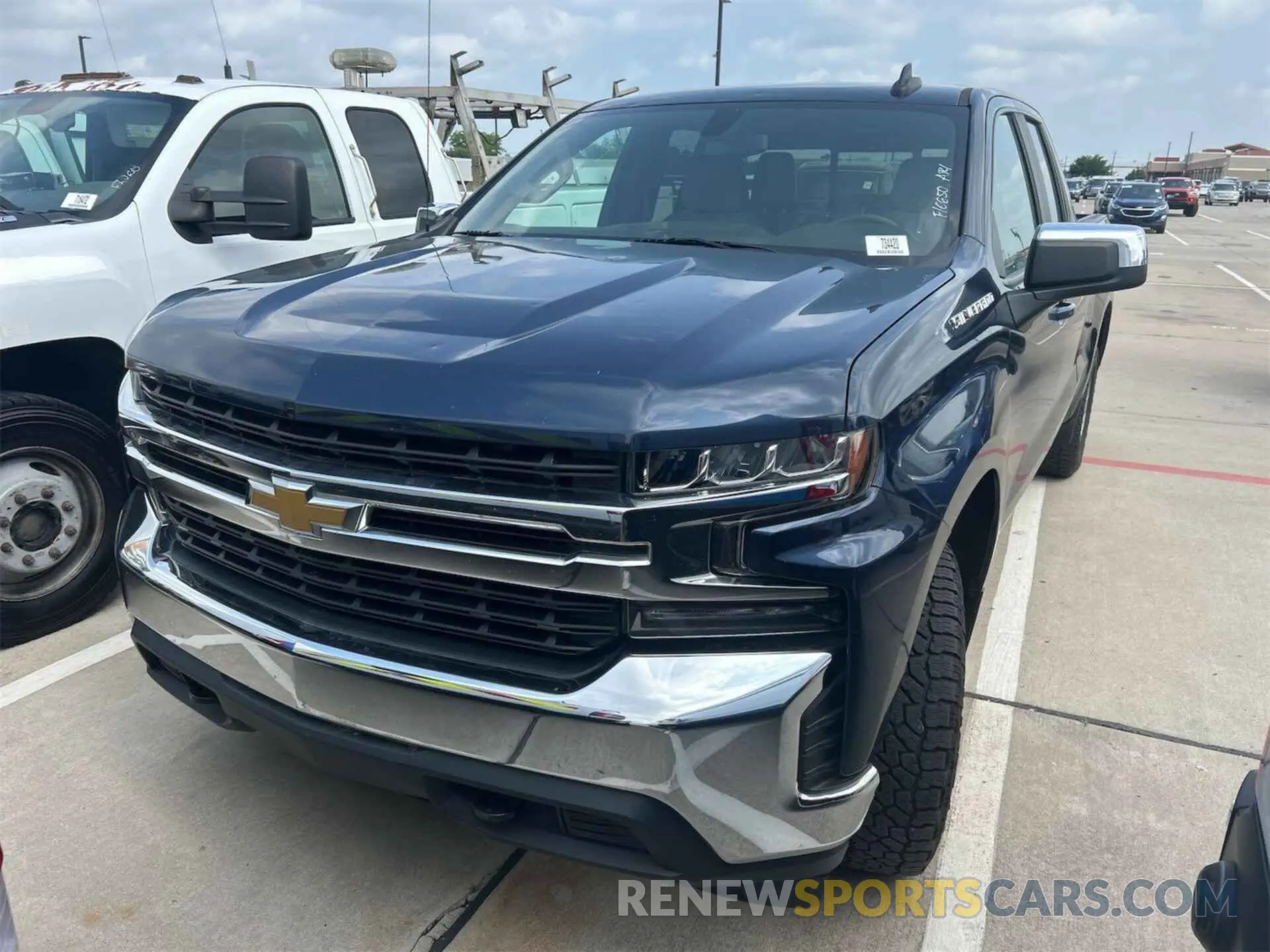 3 Фотография поврежденного автомобиля 1GCRYDED3LZ298658 CHEVROLET SILVERADO 1500 2020