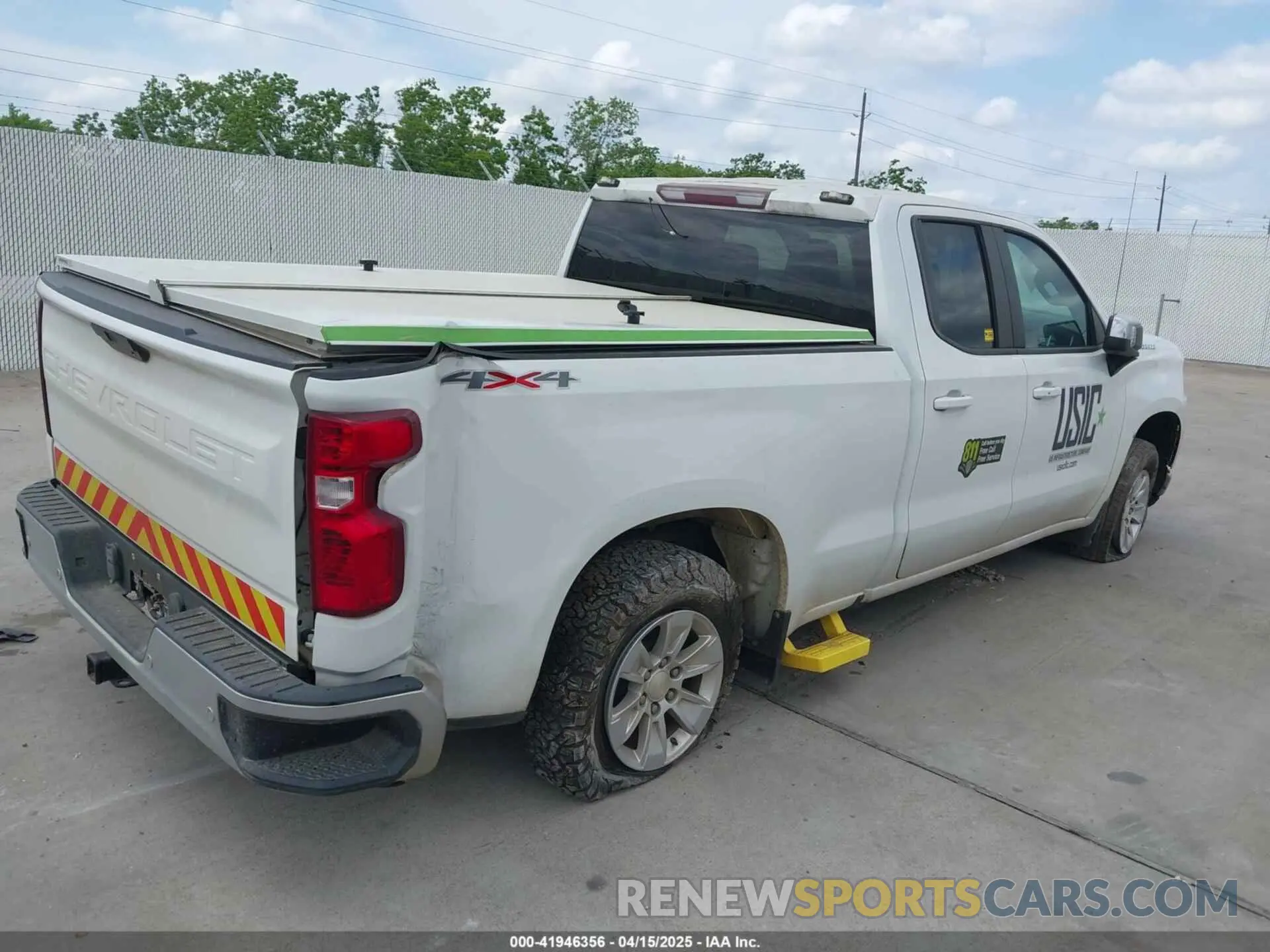 4 Фотография поврежденного автомобиля 1GCRYDED4LZ192137 CHEVROLET SILVERADO 1500 2020
