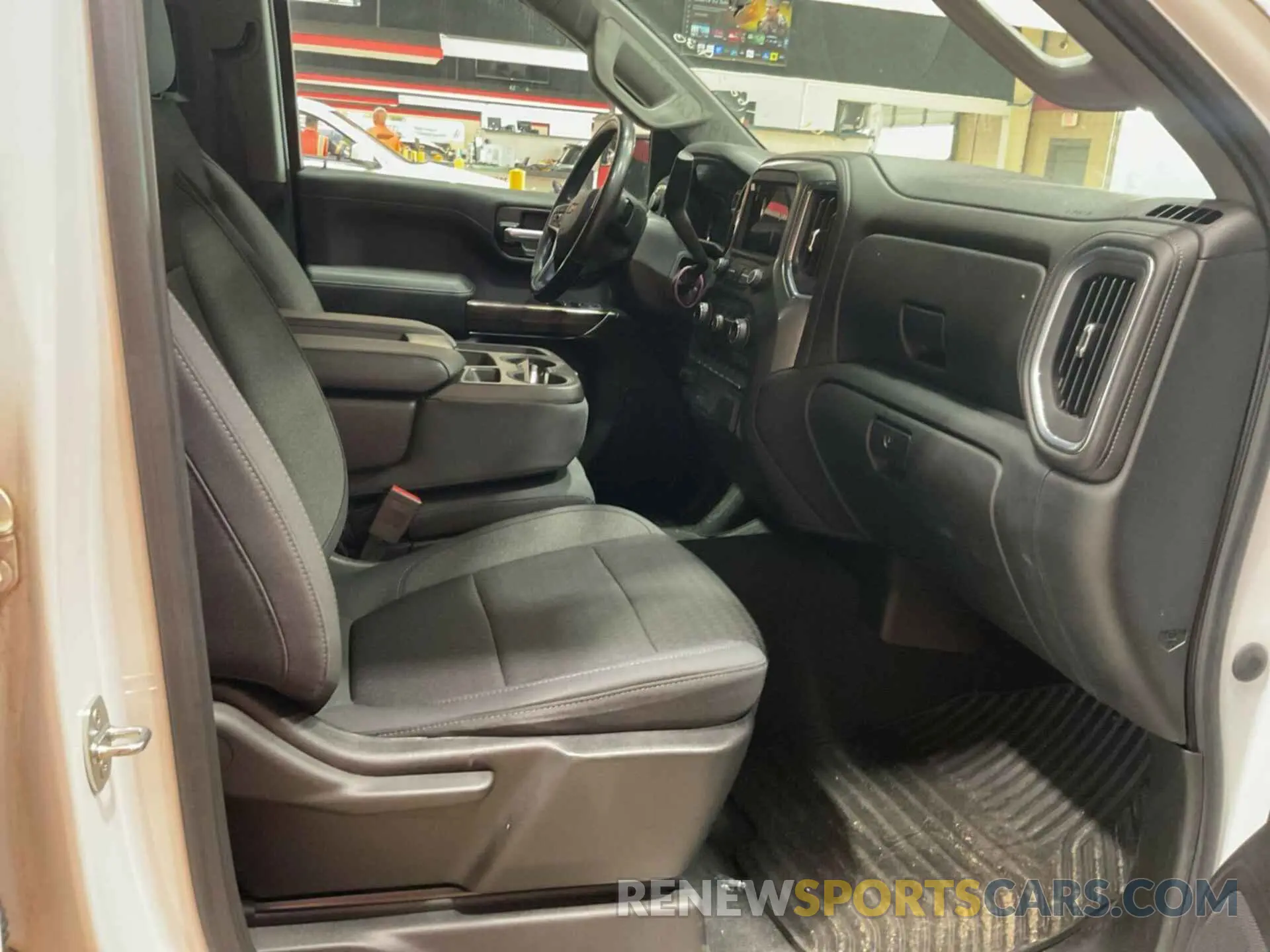 10 Фотография поврежденного автомобиля 1GCRYDED9LZ295909 CHEVROLET SILVERADO 1500 2020