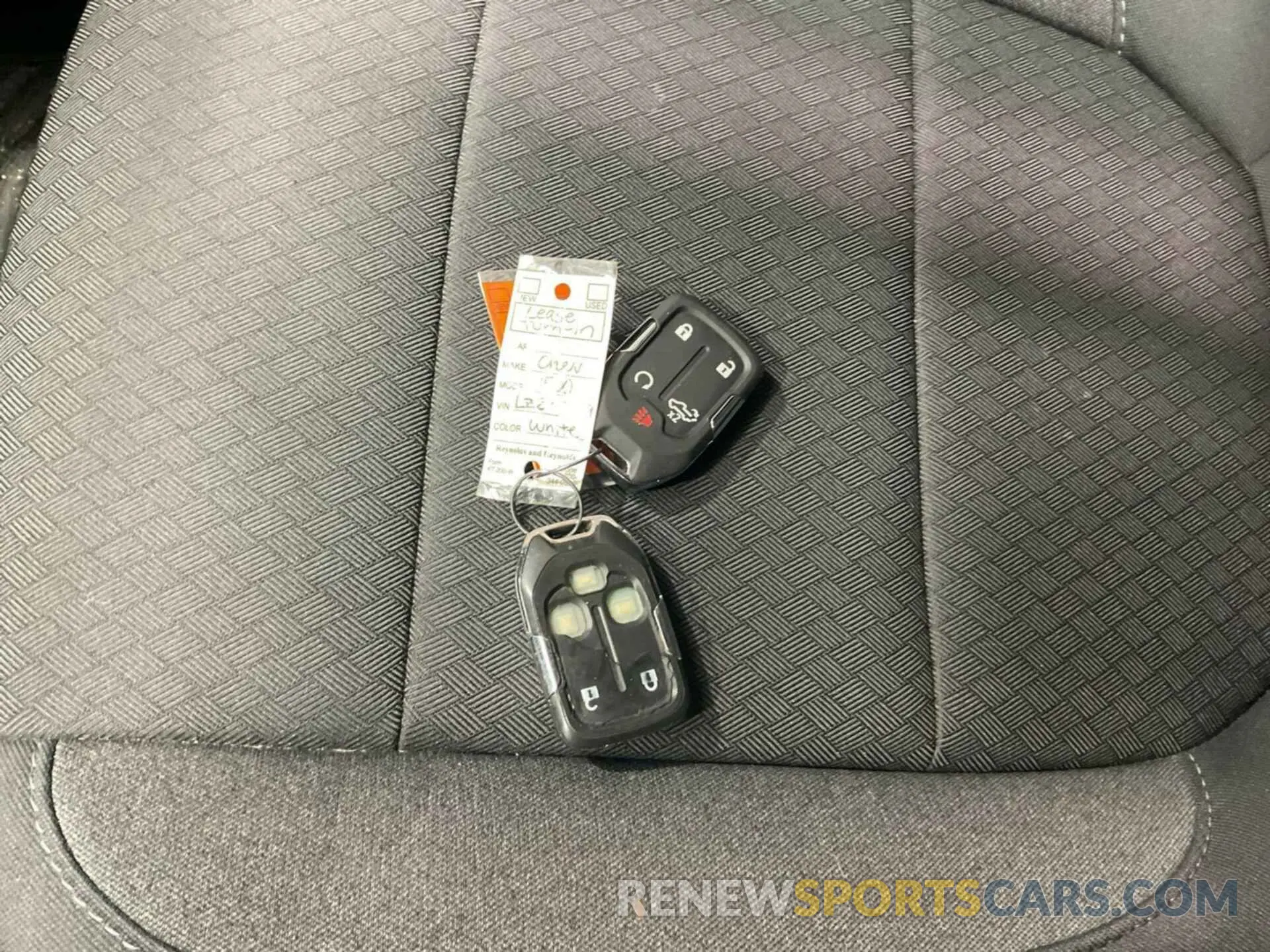 2 Фотография поврежденного автомобиля 1GCRYDED9LZ295909 CHEVROLET SILVERADO 1500 2020