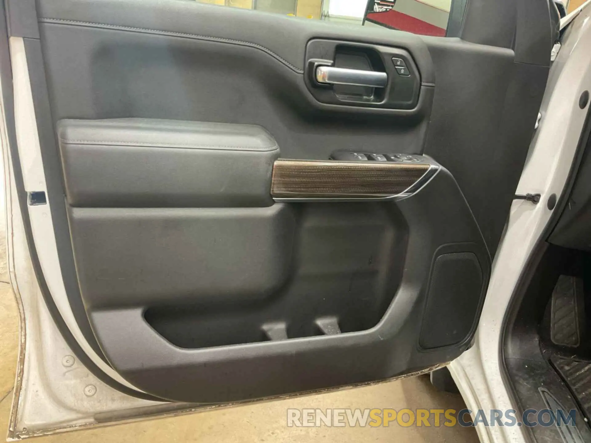 3 Фотография поврежденного автомобиля 1GCRYDED9LZ295909 CHEVROLET SILVERADO 1500 2020