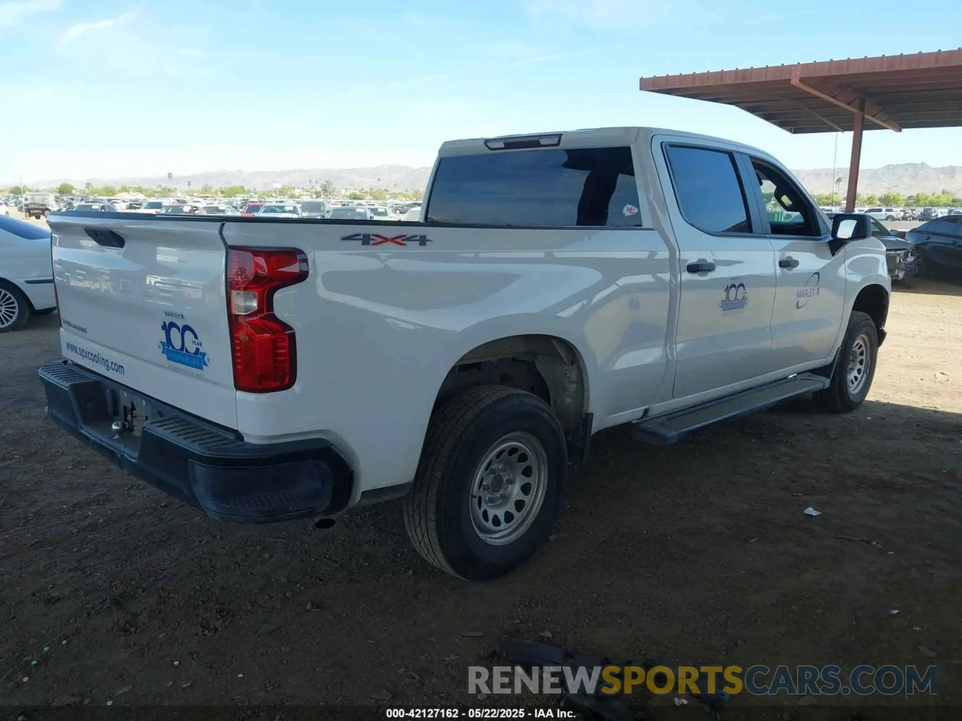 4 Photograph of a damaged car 1GCUYAEF1LZ165892 CHEVROLET SILVERADO 1500 2020