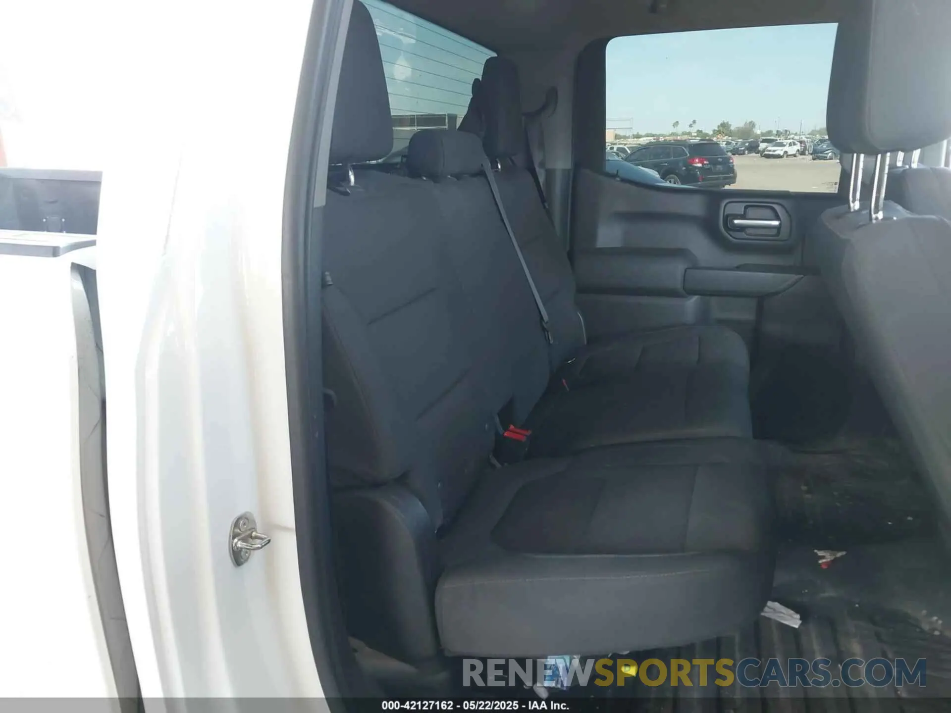 8 Photograph of a damaged car 1GCUYAEF1LZ165892 CHEVROLET SILVERADO 1500 2020
