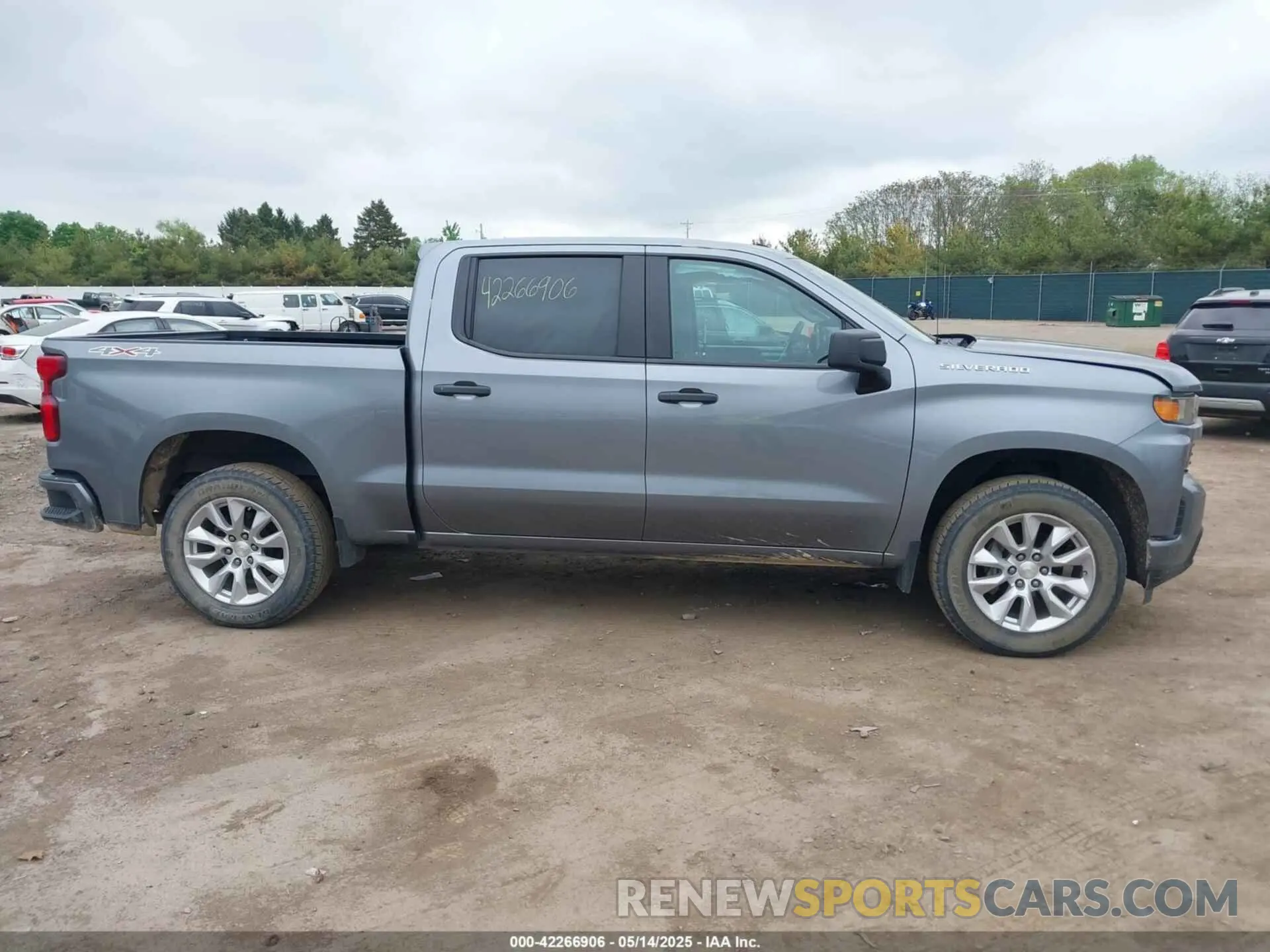 13 Фотография поврежденного автомобиля 1GCUYBEF8LZ201826 CHEVROLET SILVERADO 1500 2020