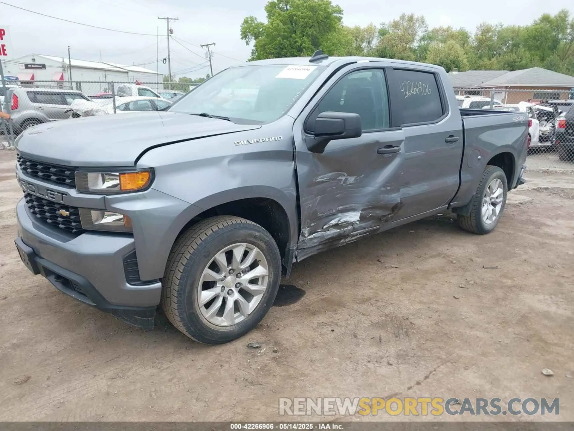 2 Фотография поврежденного автомобиля 1GCUYBEF8LZ201826 CHEVROLET SILVERADO 1500 2020