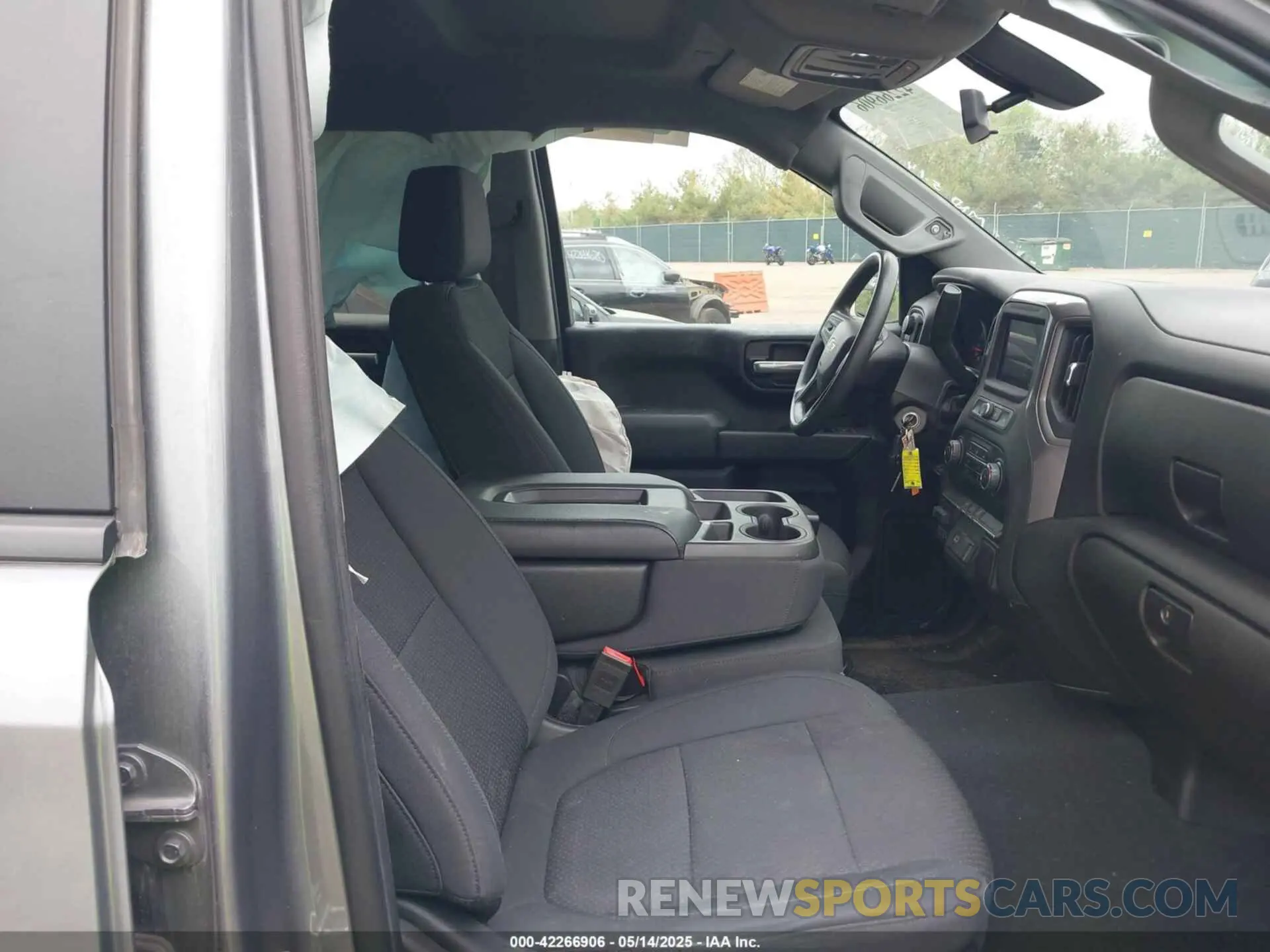 5 Фотография поврежденного автомобиля 1GCUYBEF8LZ201826 CHEVROLET SILVERADO 1500 2020