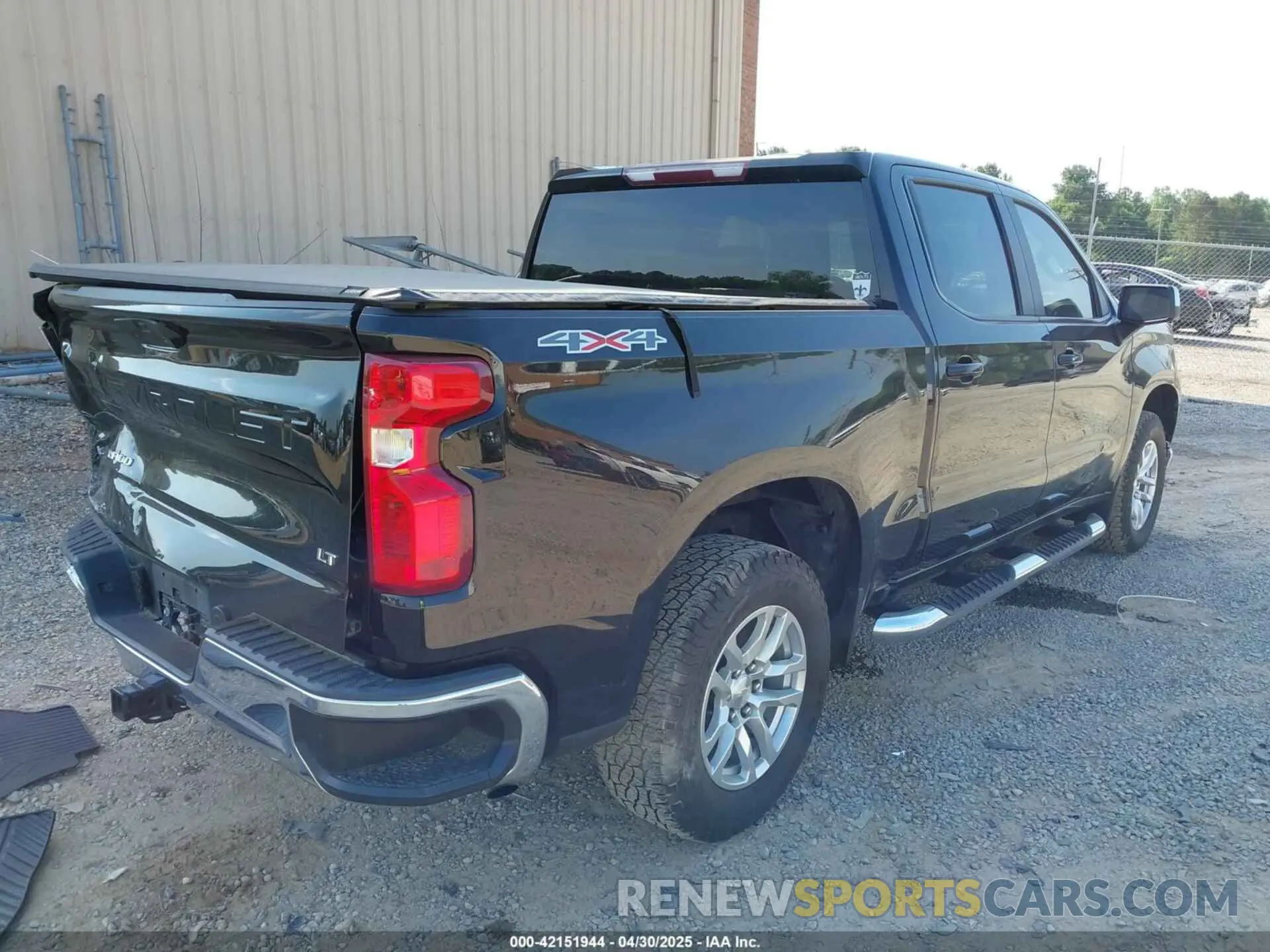 4 Фотография поврежденного автомобиля 1GCUYDED1LZ308596 CHEVROLET SILVERADO 1500 2020