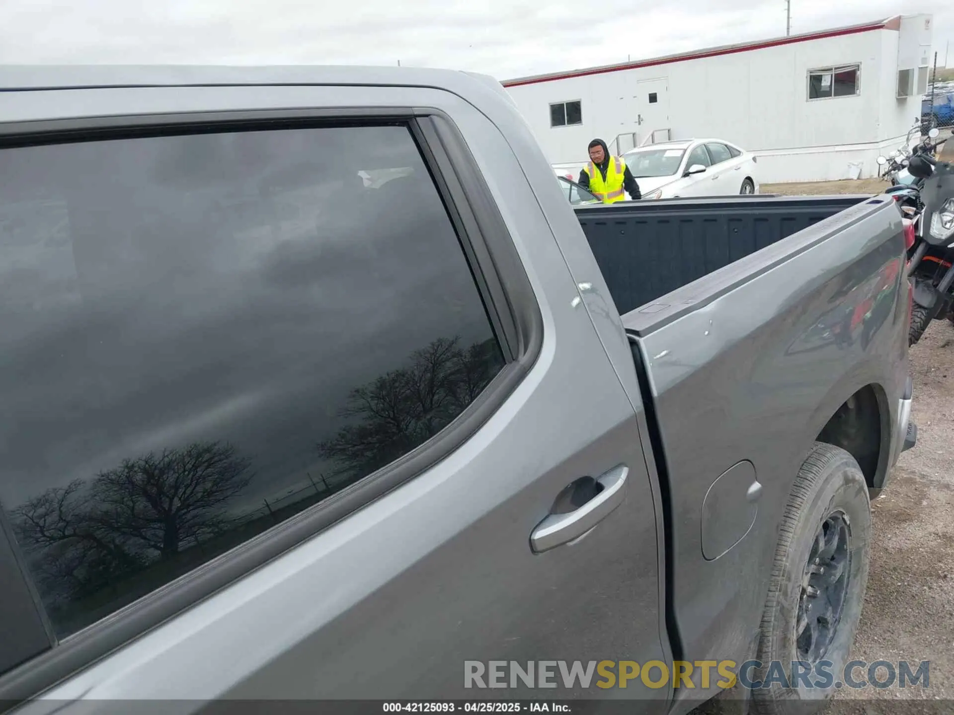 20 Фотография поврежденного автомобиля 1GCUYDED7LZ241938 CHEVROLET SILVERADO 1500 2020