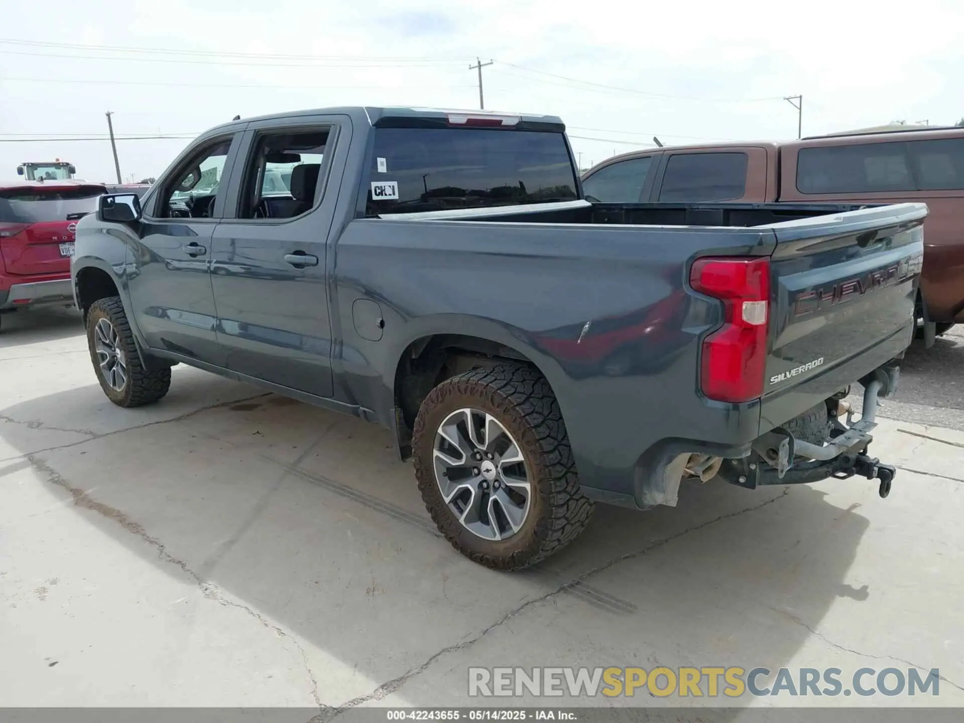 3 Фотография поврежденного автомобиля 1GCUYDEDXLZ225748 CHEVROLET SILVERADO 1500 2020