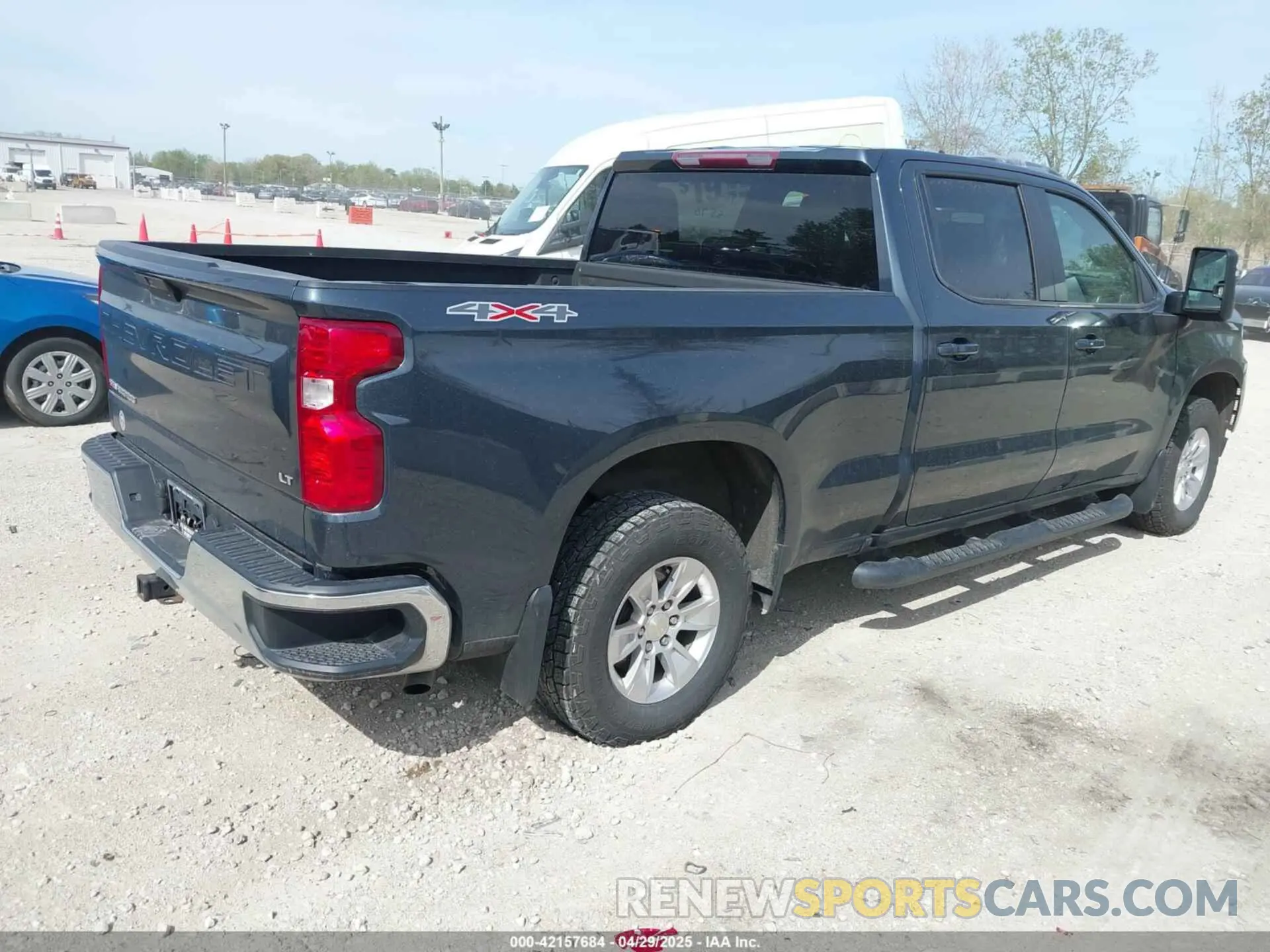 4 Фотография поврежденного автомобиля 1GCUYDET3LZ181454 CHEVROLET SILVERADO 1500 2020