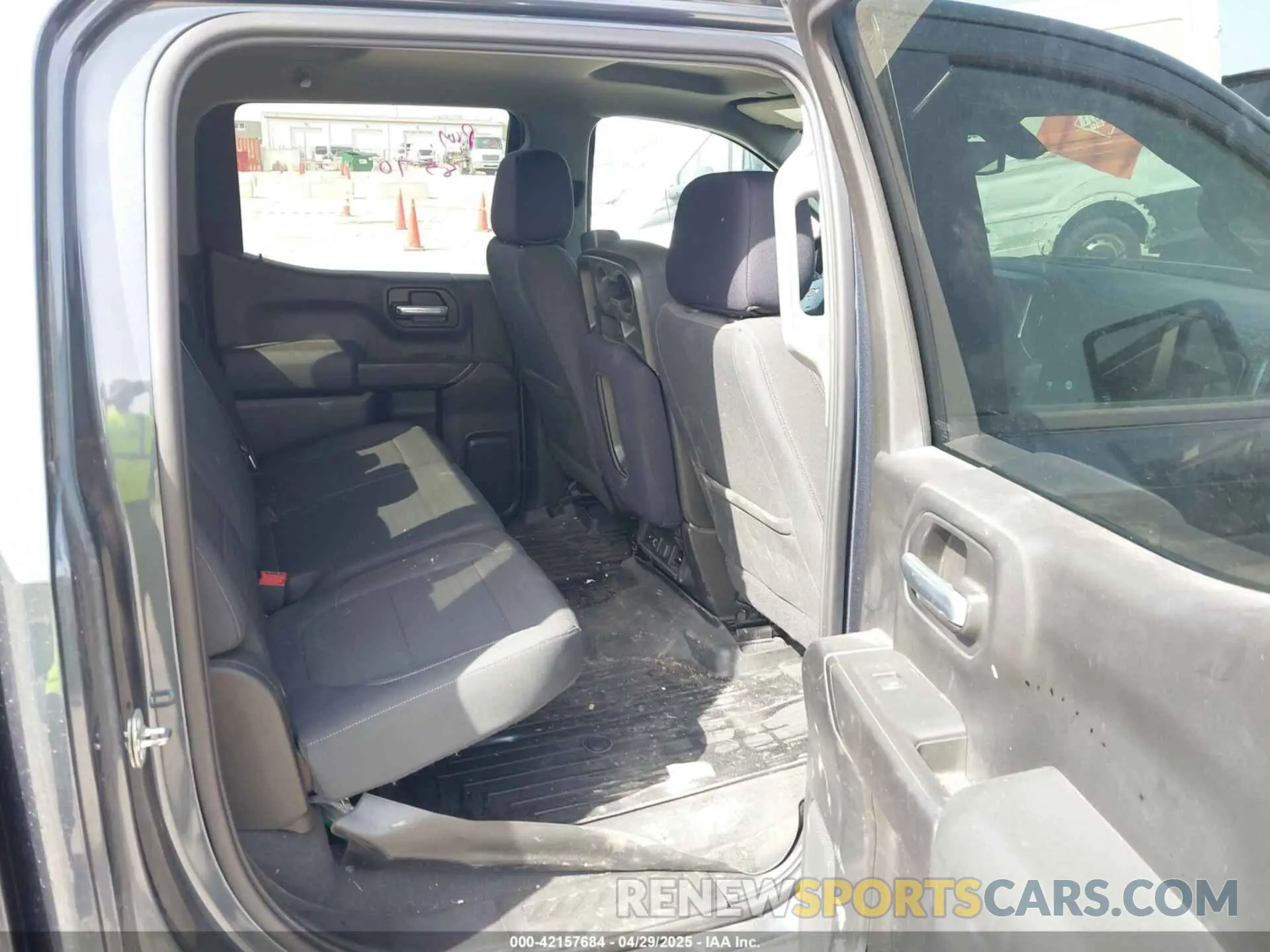 8 Фотография поврежденного автомобиля 1GCUYDET3LZ181454 CHEVROLET SILVERADO 1500 2020