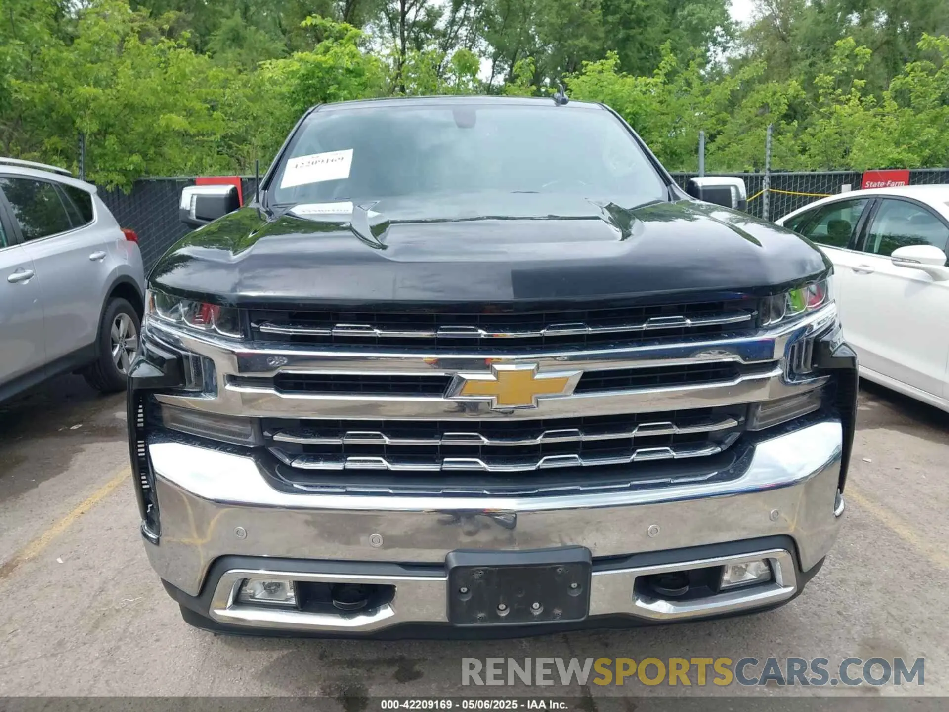 11 Photograph of a damaged car 1GCUYGEDXLZ220759 CHEVROLET SILVERADO 1500 2020