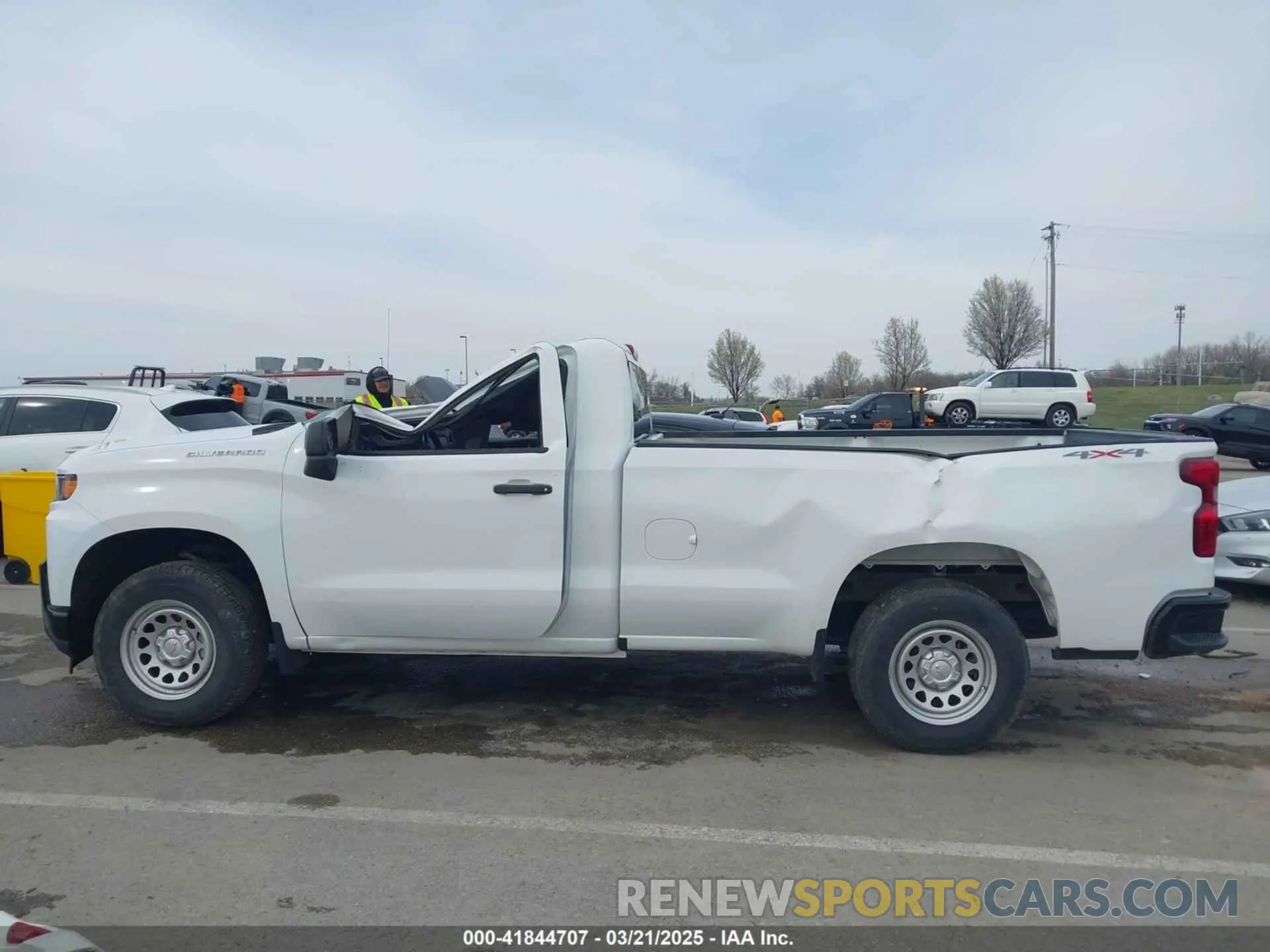14 Photograph of a damaged car 3GCNYAEF4LG321833 CHEVROLET SILVERADO 1500 2020