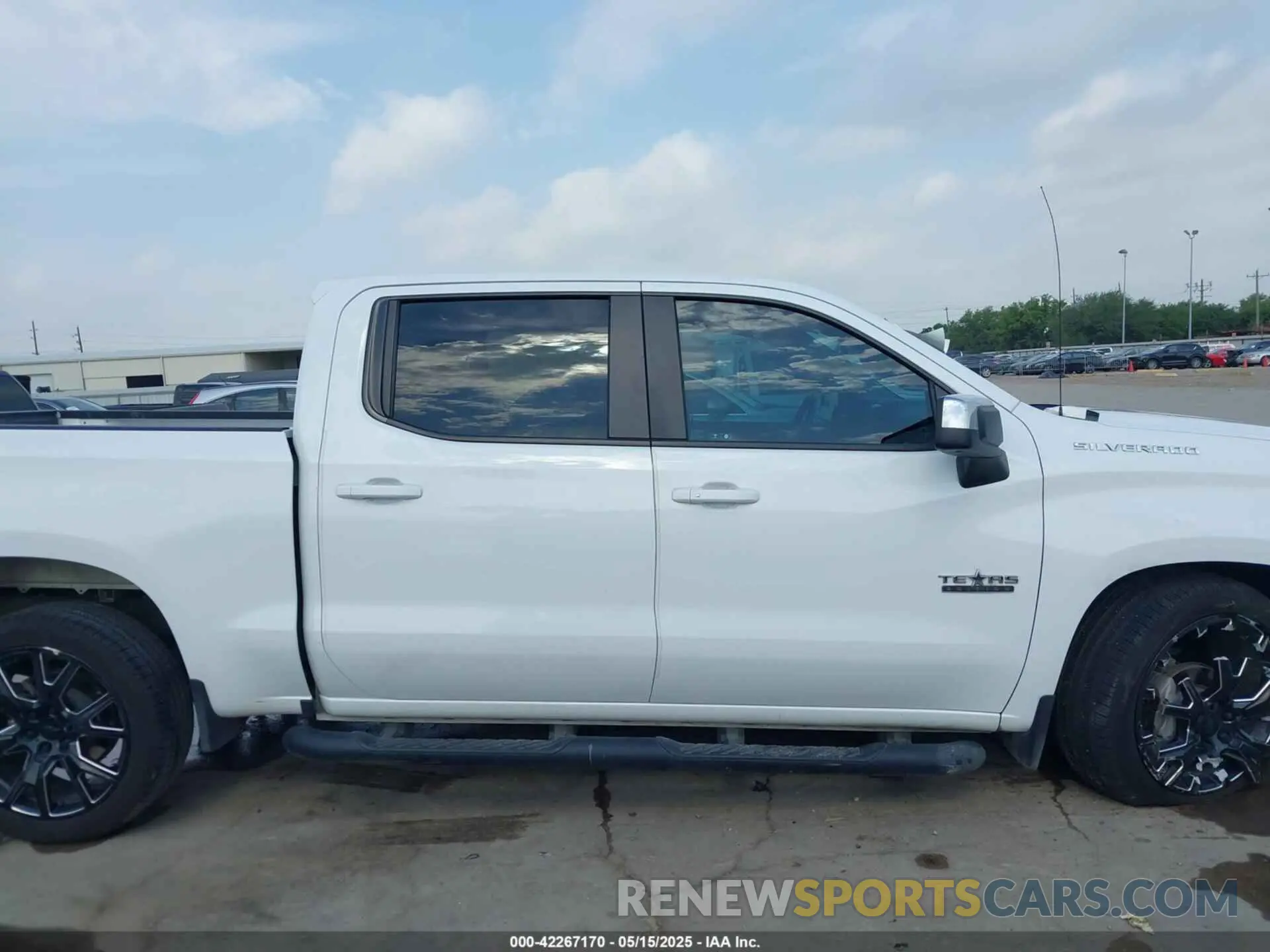 13 Photograph of a damaged car 3GCPWCED6LG236968 CHEVROLET SILVERADO 1500 2020