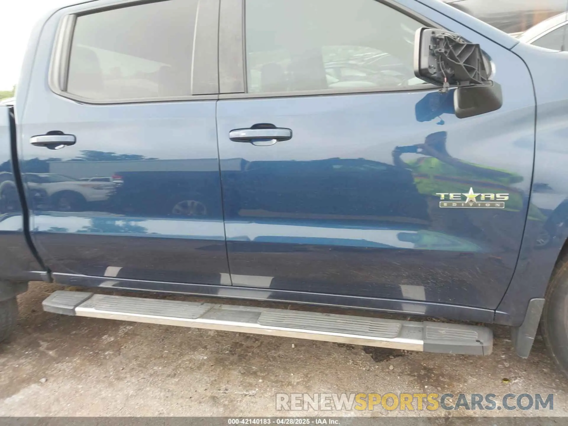 13 Photograph of a damaged car 3GCPWCEDXLG412713 CHEVROLET SILVERADO 1500 2020