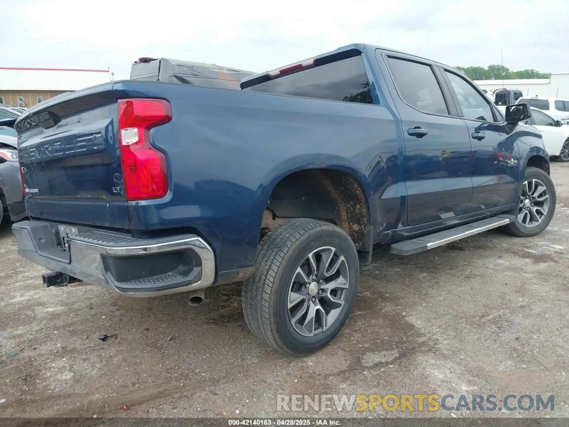 4 Photograph of a damaged car 3GCPWCEDXLG412713 CHEVROLET SILVERADO 1500 2020