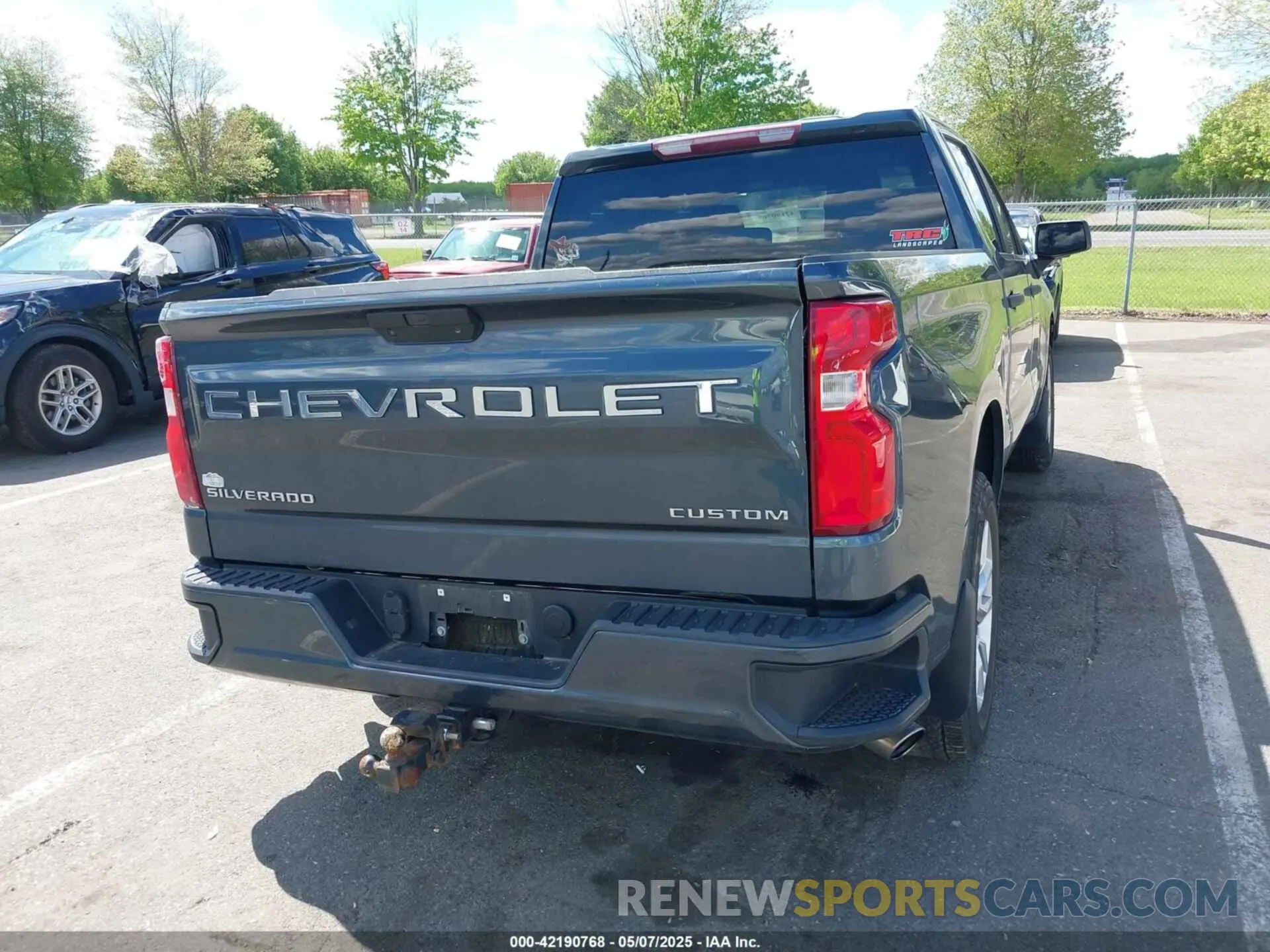 4 Photograph of a damaged car 3GCPYBEH5LG312154 CHEVROLET SILVERADO 1500 2020