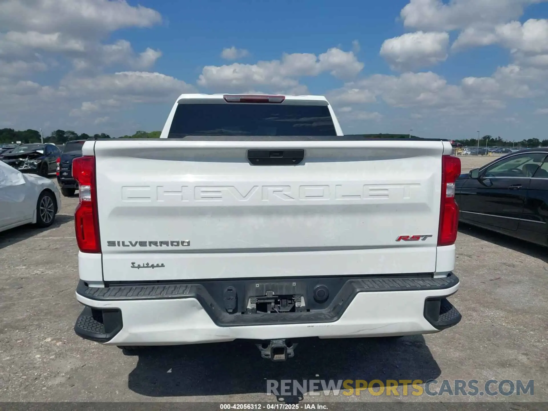 17 Photograph of a damaged car 3GCPYEEK9LG143348 CHEVROLET SILVERADO 1500 2020