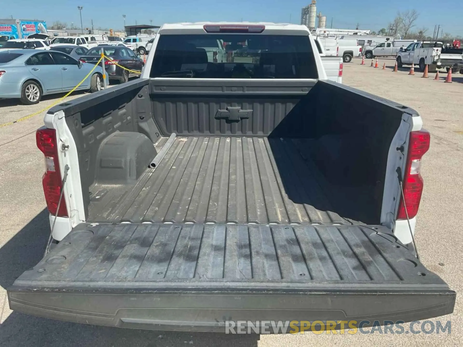 1 Photograph of a damaged car 3GCUYAEF5LG345084 CHEVROLET SILVERADO 1500 2020