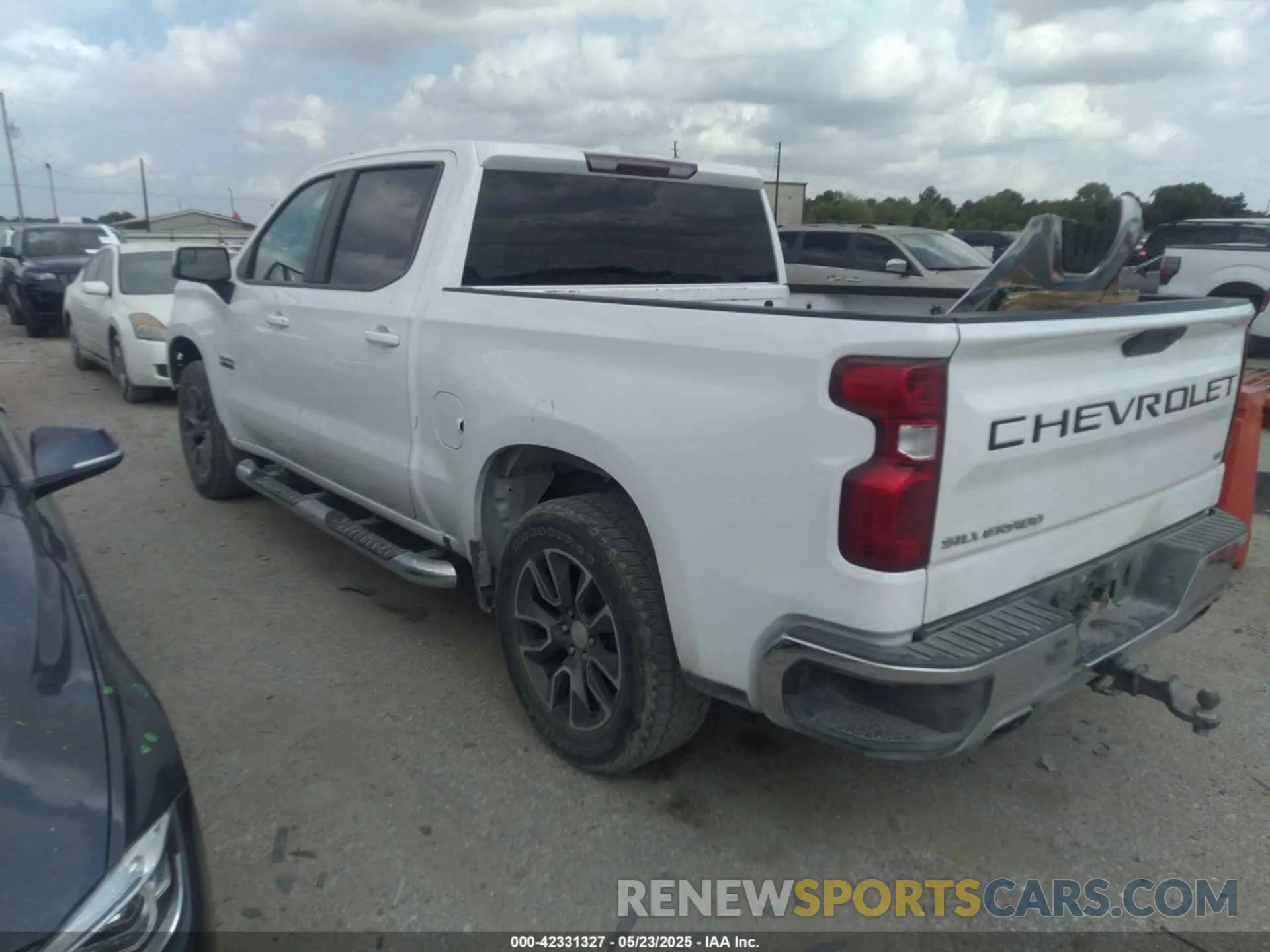 3 Photograph of a damaged car 3GCUYDED6LG172076 CHEVROLET SILVERADO 1500 2020