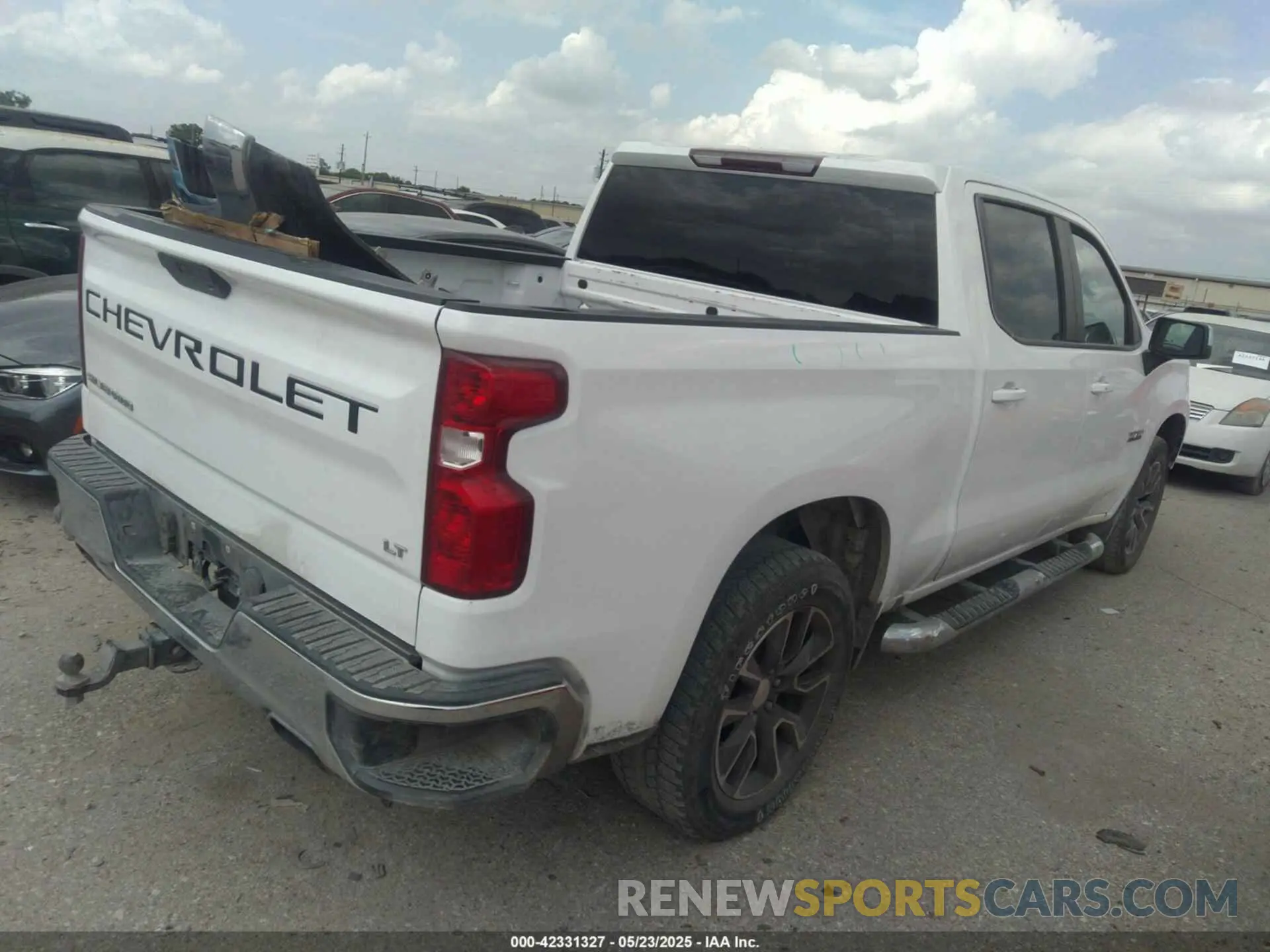 4 Photograph of a damaged car 3GCUYDED6LG172076 CHEVROLET SILVERADO 1500 2020