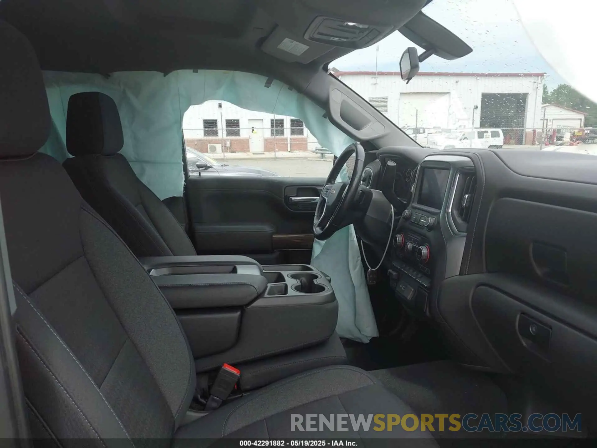 5 Фотография поврежденного автомобиля 3GCUYDED6LG418611 CHEVROLET SILVERADO 1500 2020