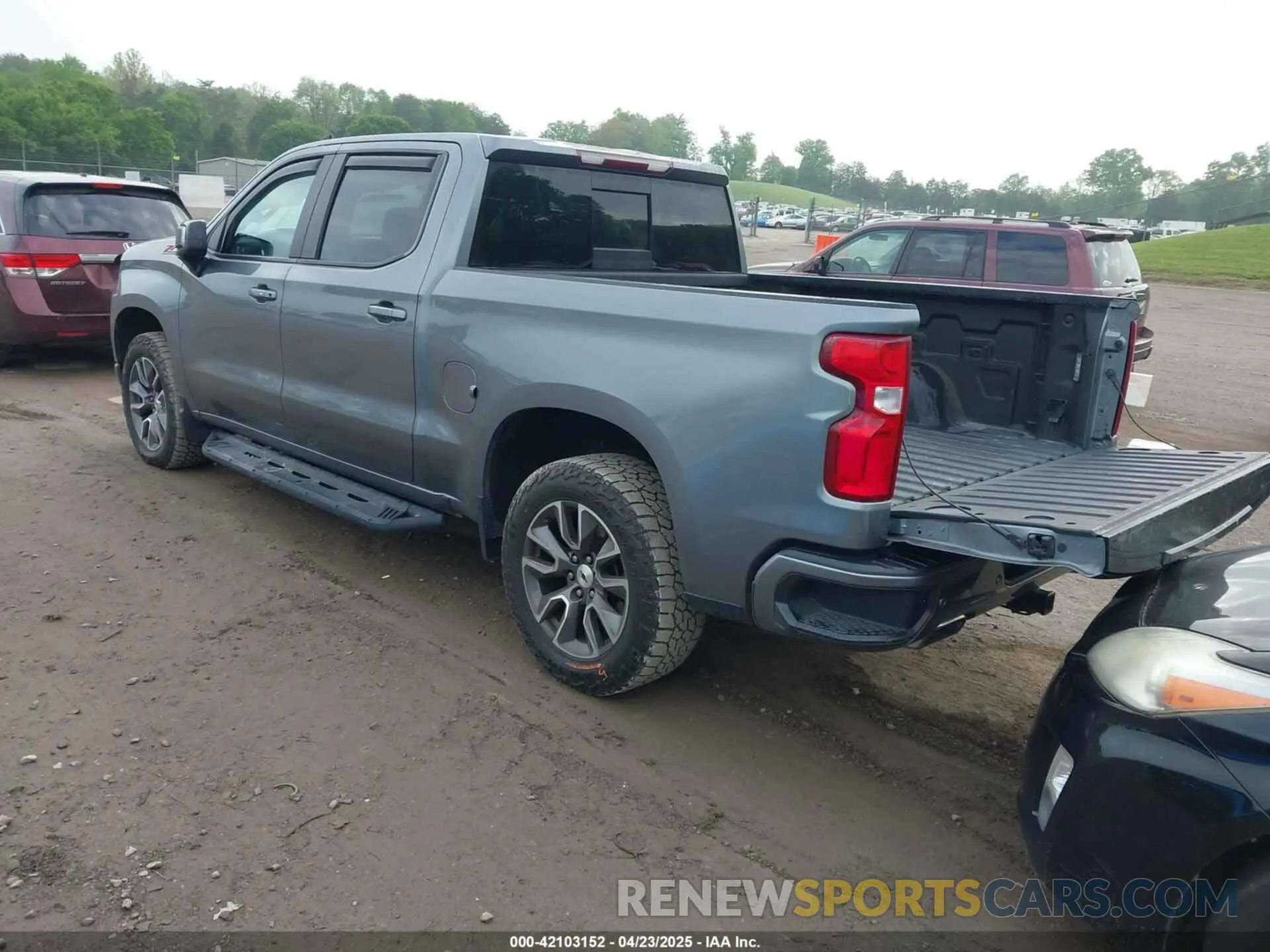 3 Фотография поврежденного автомобиля 3GCUYEED0LG416746 CHEVROLET SILVERADO 1500 2020