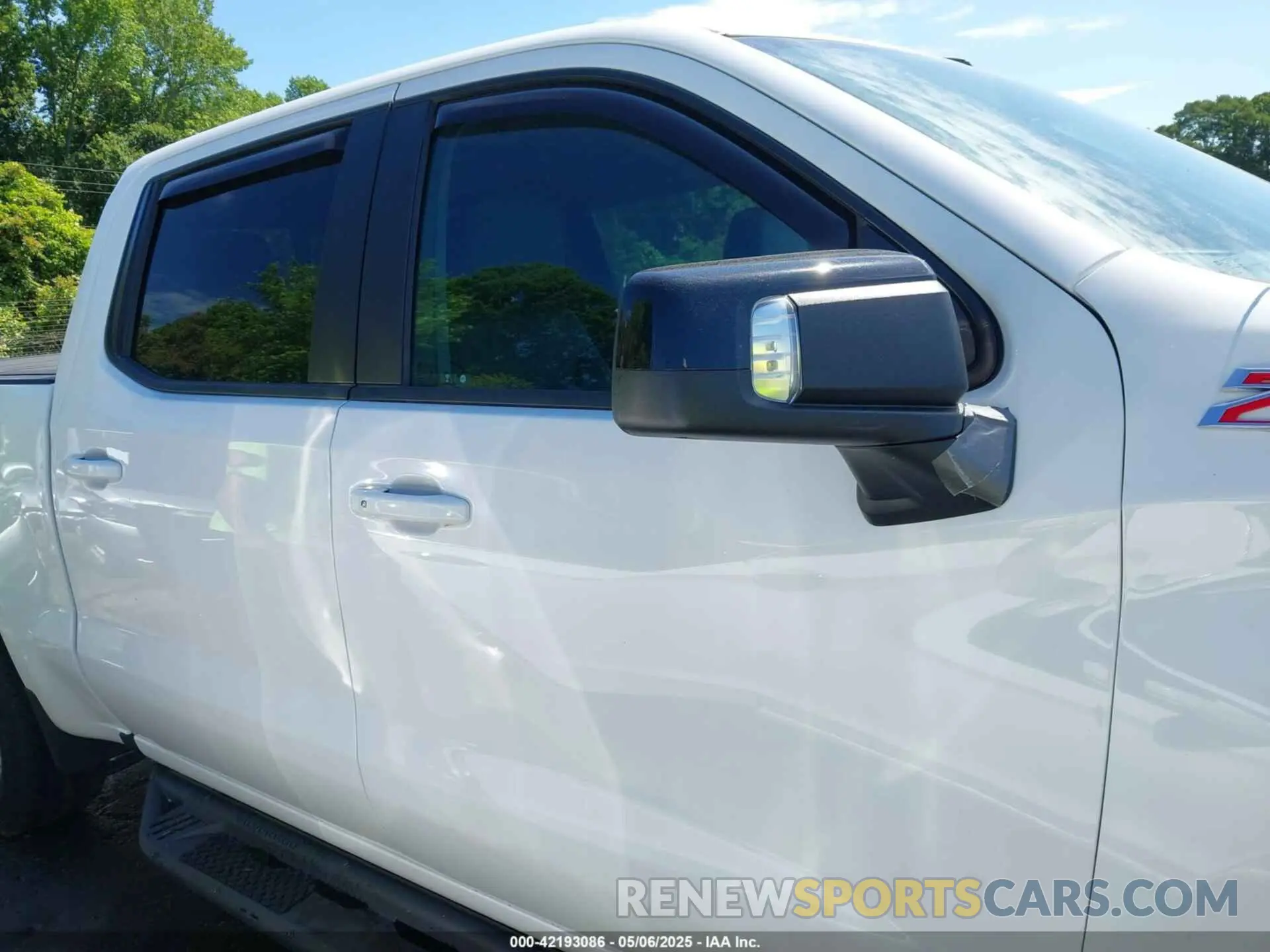 12 Фотография поврежденного автомобиля 3GCUYEED5LG141651 CHEVROLET SILVERADO 1500 2020