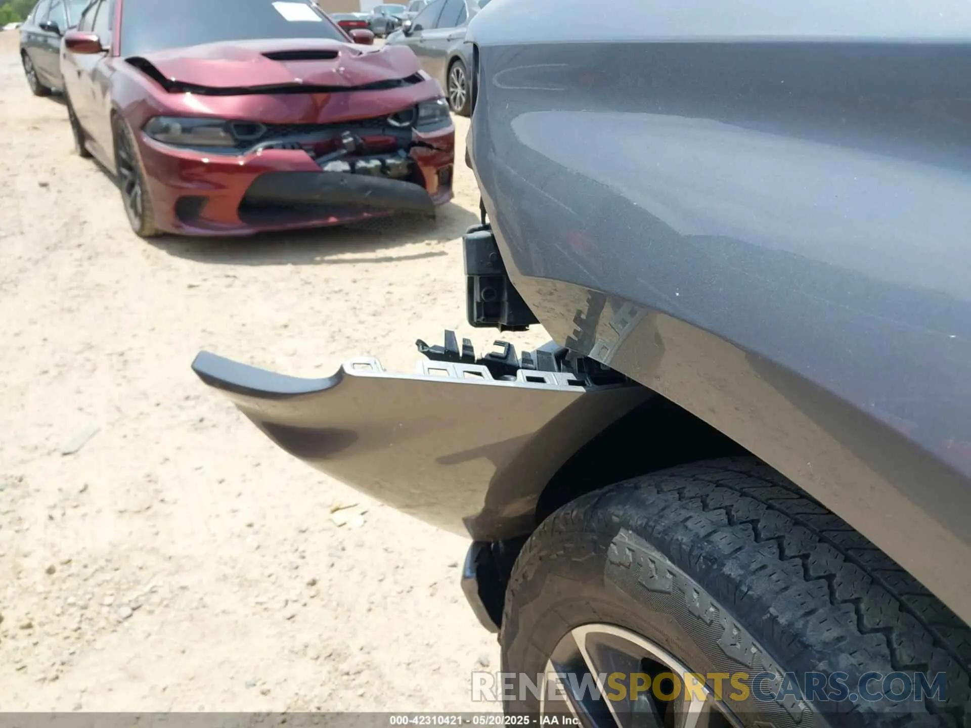 18 Photograph of a damaged car 3GCUYEED5LG421795 CHEVROLET SILVERADO 1500 2020