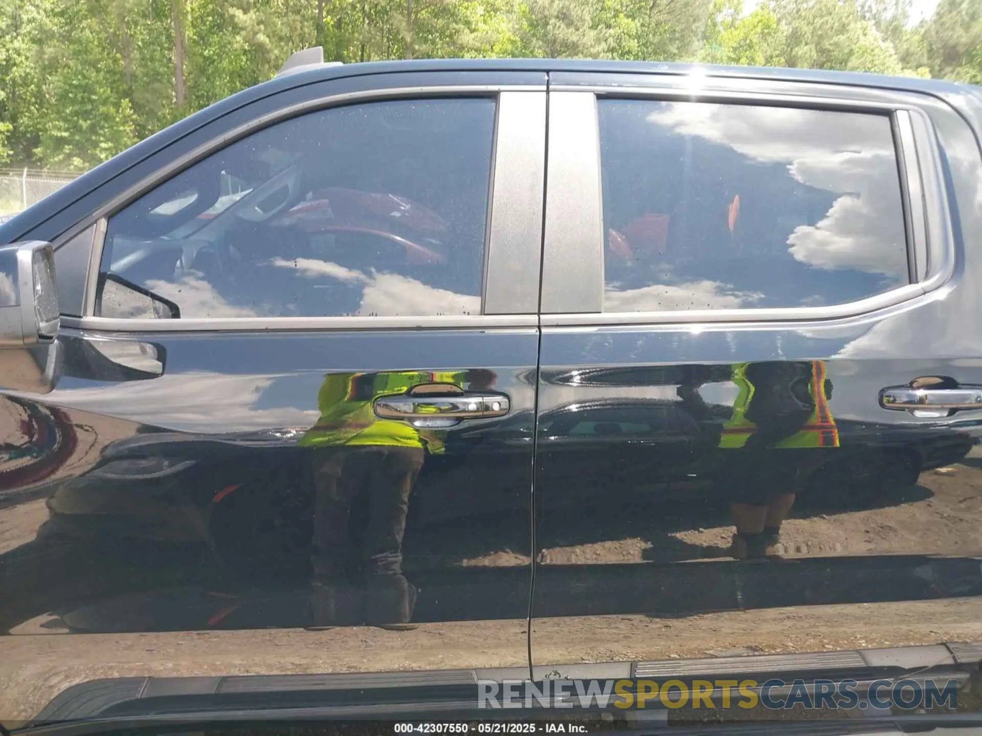 15 Photograph of a damaged car 3GCUYEED7LG179012 CHEVROLET SILVERADO 1500 2020
