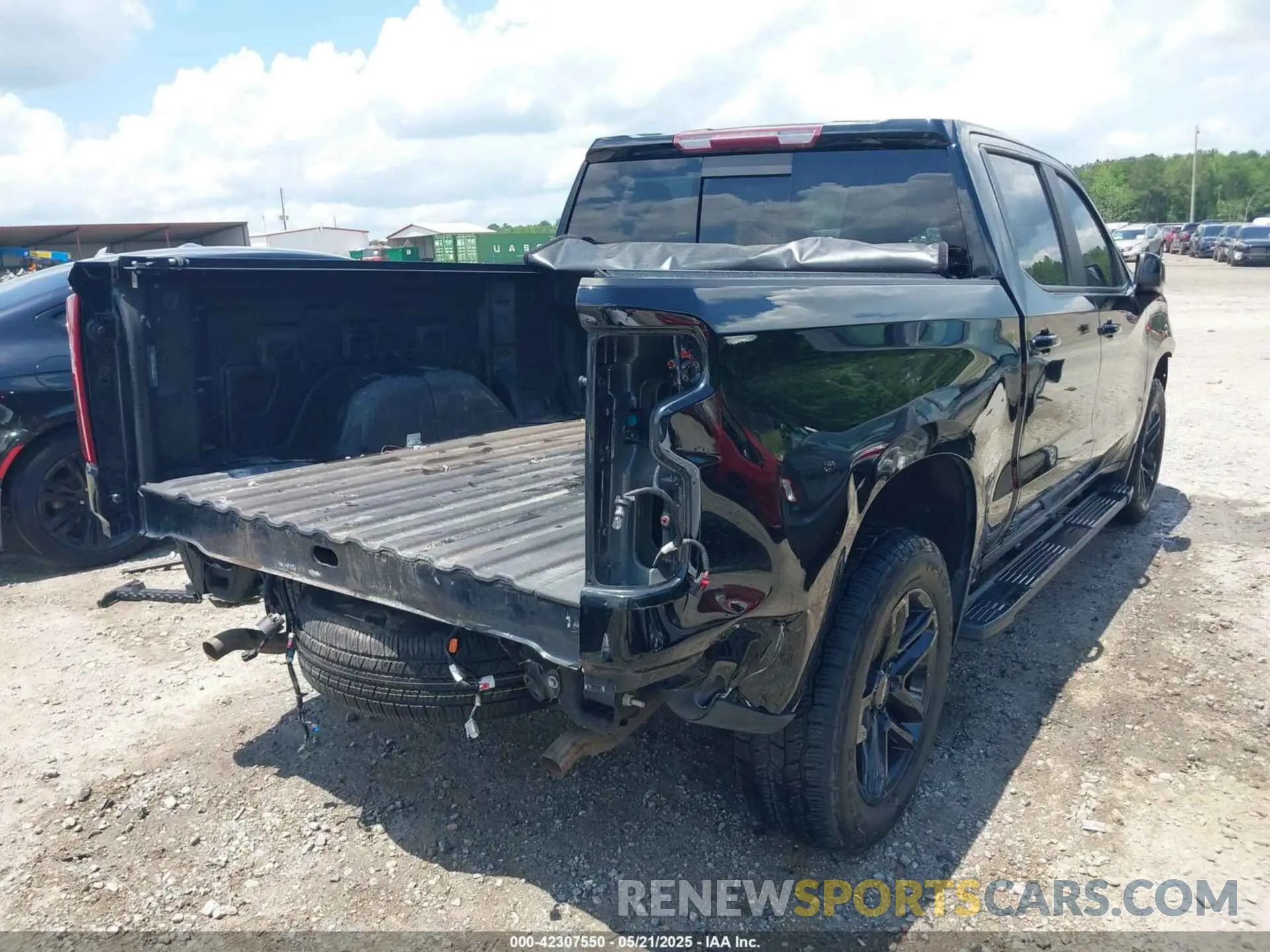 4 Photograph of a damaged car 3GCUYEED7LG179012 CHEVROLET SILVERADO 1500 2020