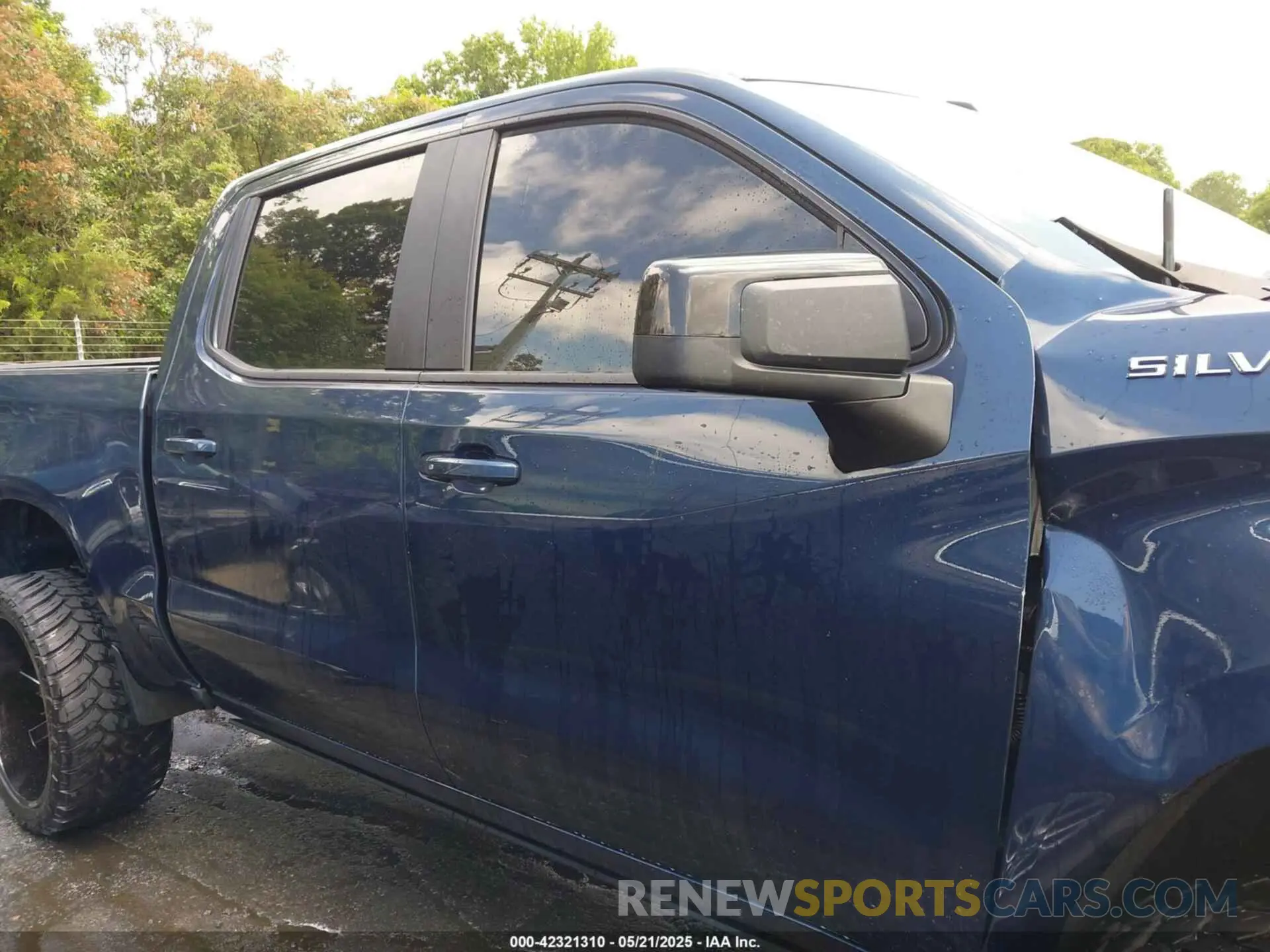13 Photograph of a damaged car 3GCUYEED7LG210713 CHEVROLET SILVERADO 1500 2020