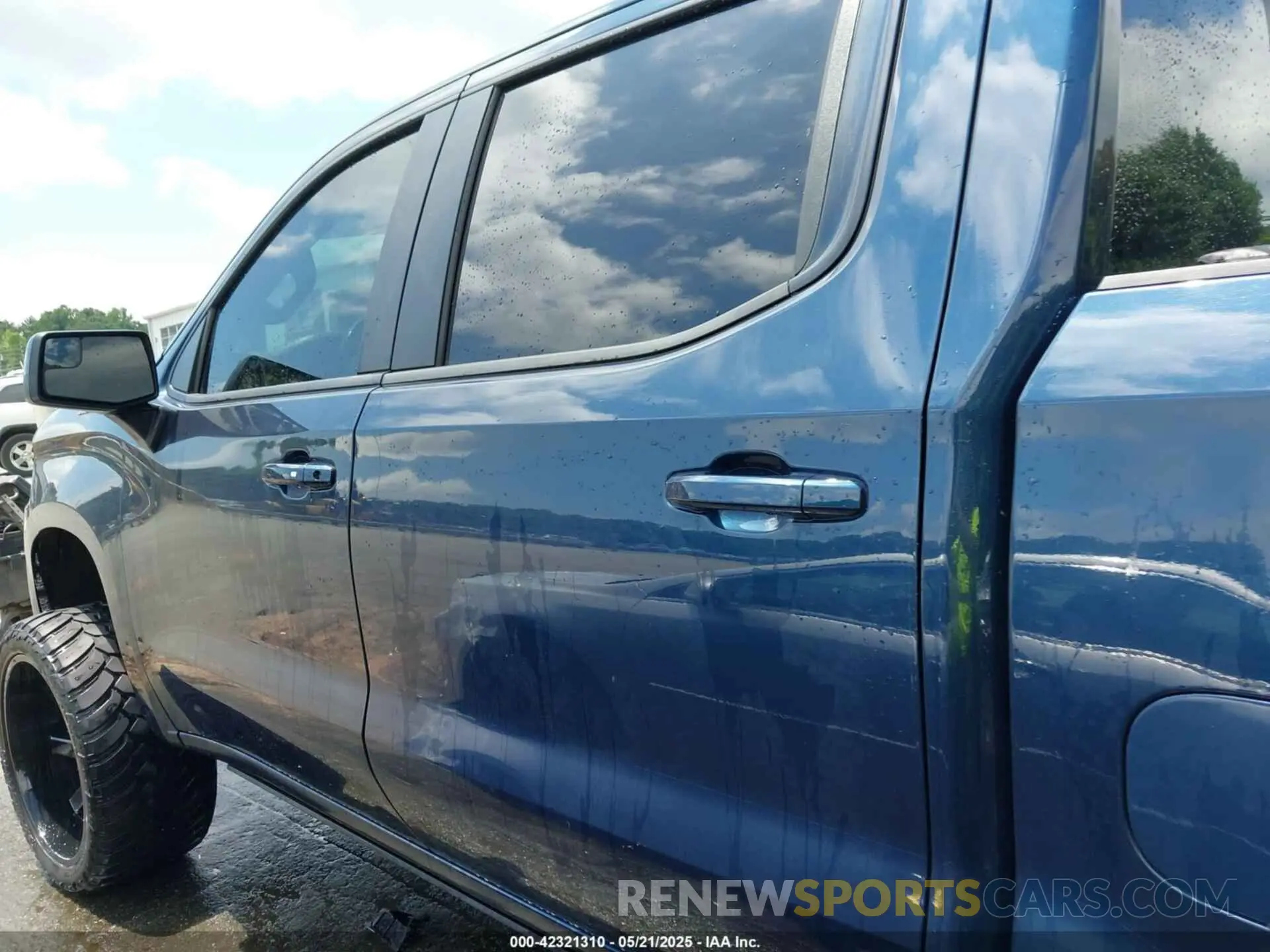 14 Photograph of a damaged car 3GCUYEED7LG210713 CHEVROLET SILVERADO 1500 2020