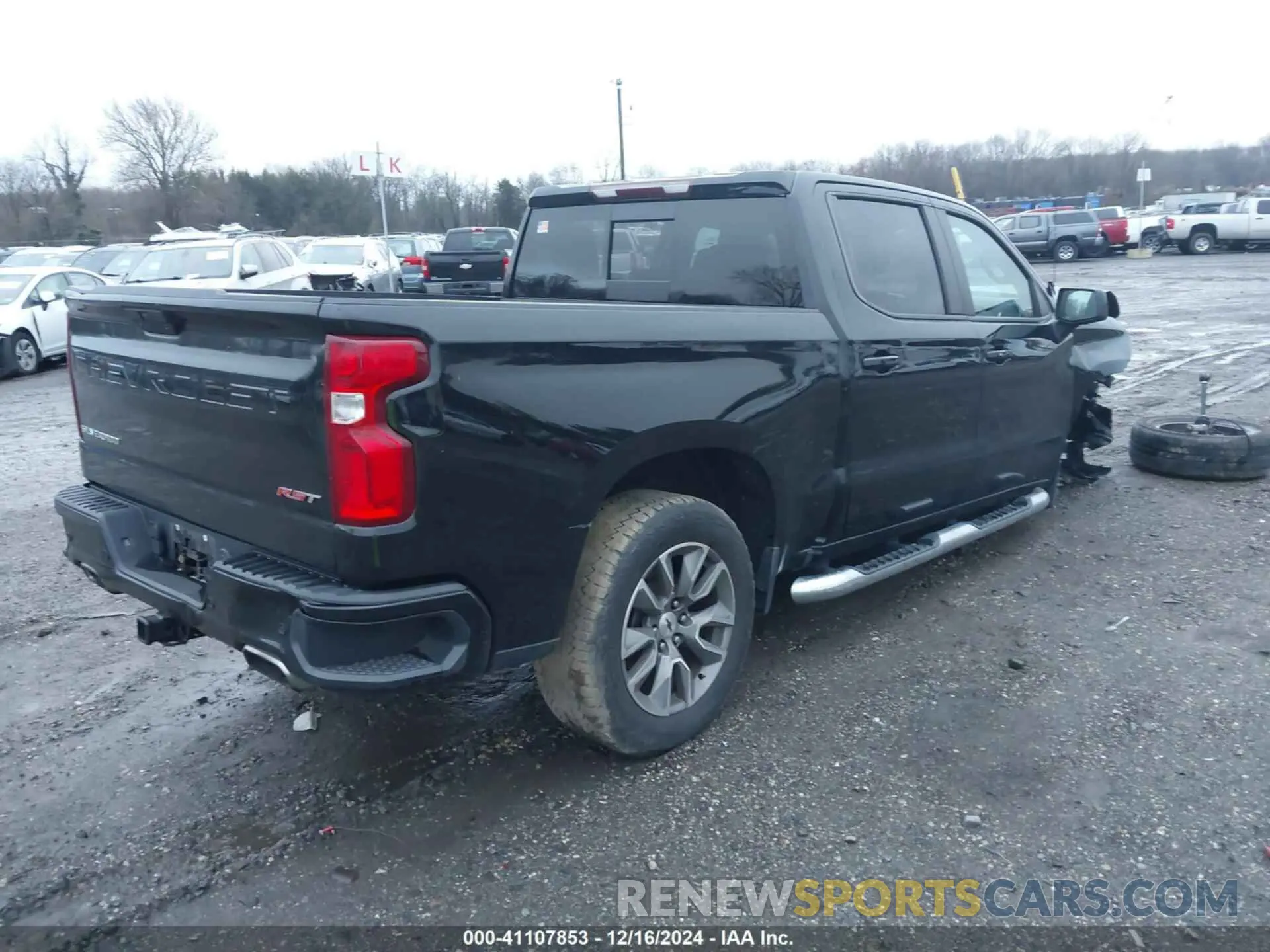 4 Фотография поврежденного автомобиля 3GCUYEED8LG425341 CHEVROLET SILVERADO 1500 2020
