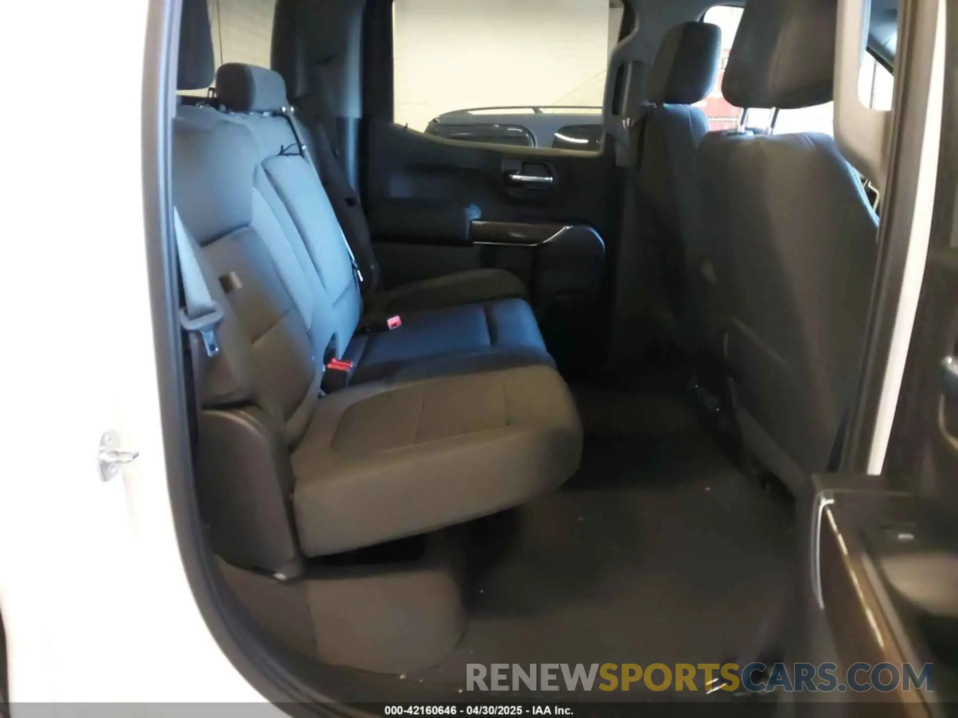 8 Фотография поврежденного автомобиля 3GCUYEEDXLG104675 CHEVROLET SILVERADO 1500 2020