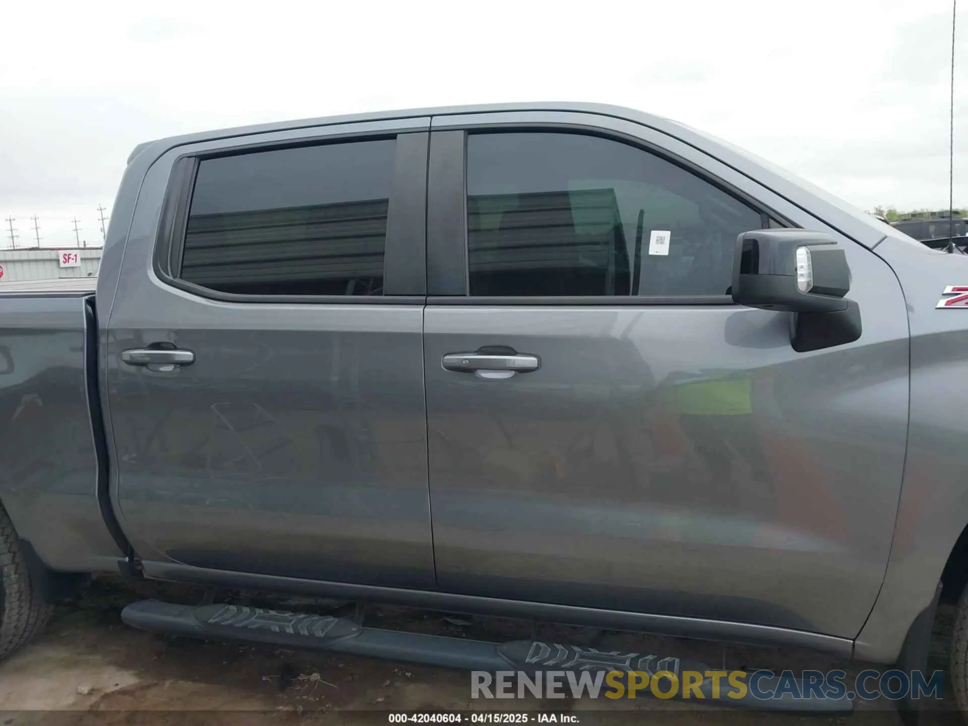 13 Photograph of a damaged car 3GCUYEEDXLG315682 CHEVROLET SILVERADO 1500 2020
