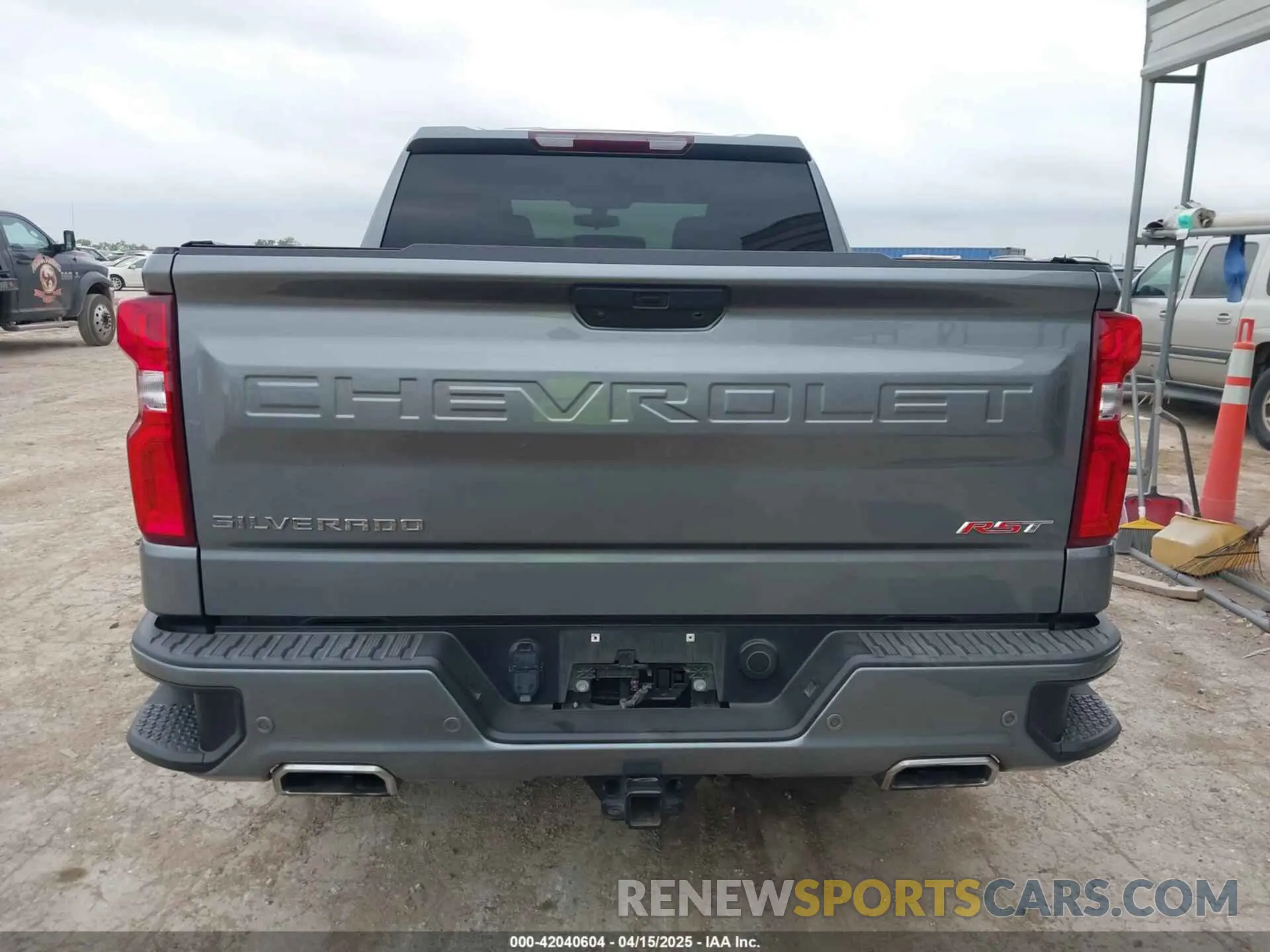 16 Photograph of a damaged car 3GCUYEEDXLG315682 CHEVROLET SILVERADO 1500 2020
