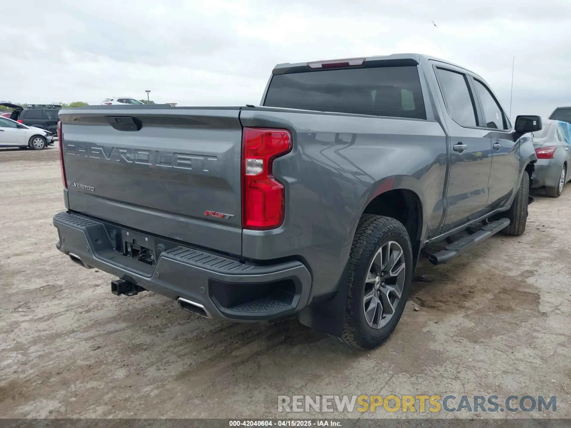 4 Photograph of a damaged car 3GCUYEEDXLG315682 CHEVROLET SILVERADO 1500 2020