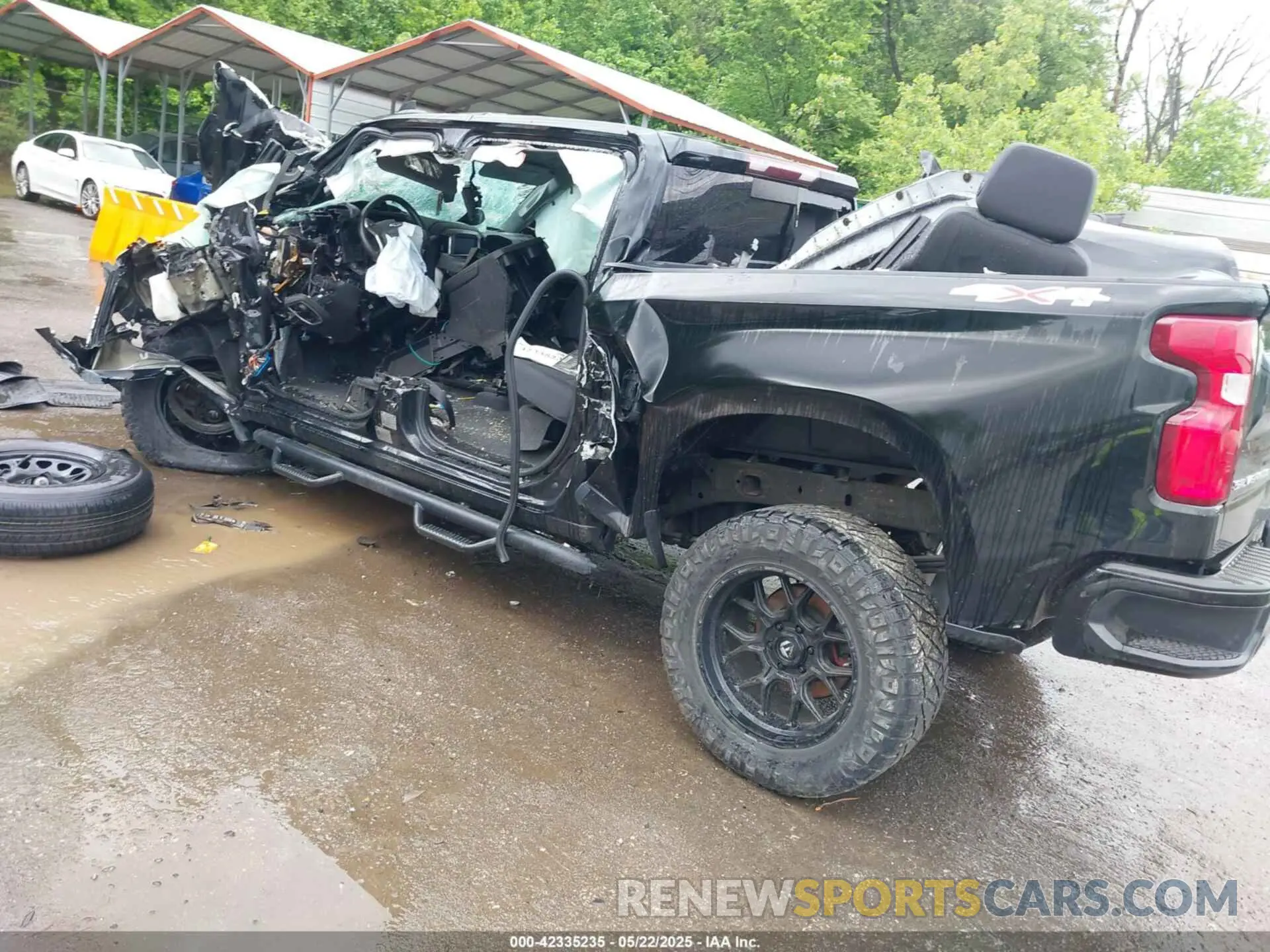 3 Фотография поврежденного автомобиля 3GCUYEEDXLG409643 CHEVROLET SILVERADO 1500 2020