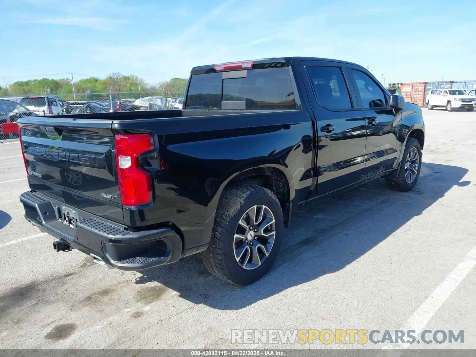 4 Photograph of a damaged car 3GCUYEET1LG370089 CHEVROLET SILVERADO 1500 2020