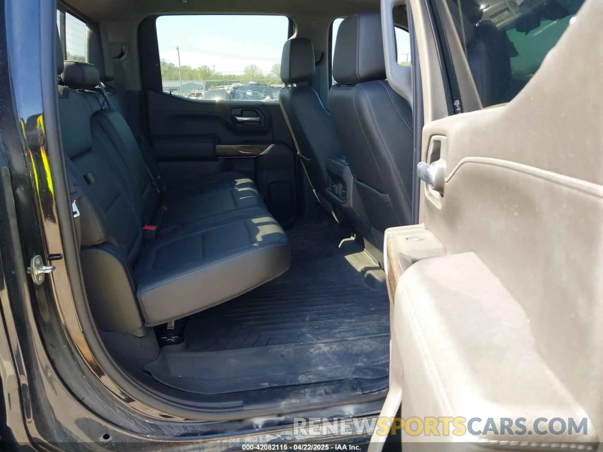 8 Photograph of a damaged car 3GCUYEET1LG370089 CHEVROLET SILVERADO 1500 2020
