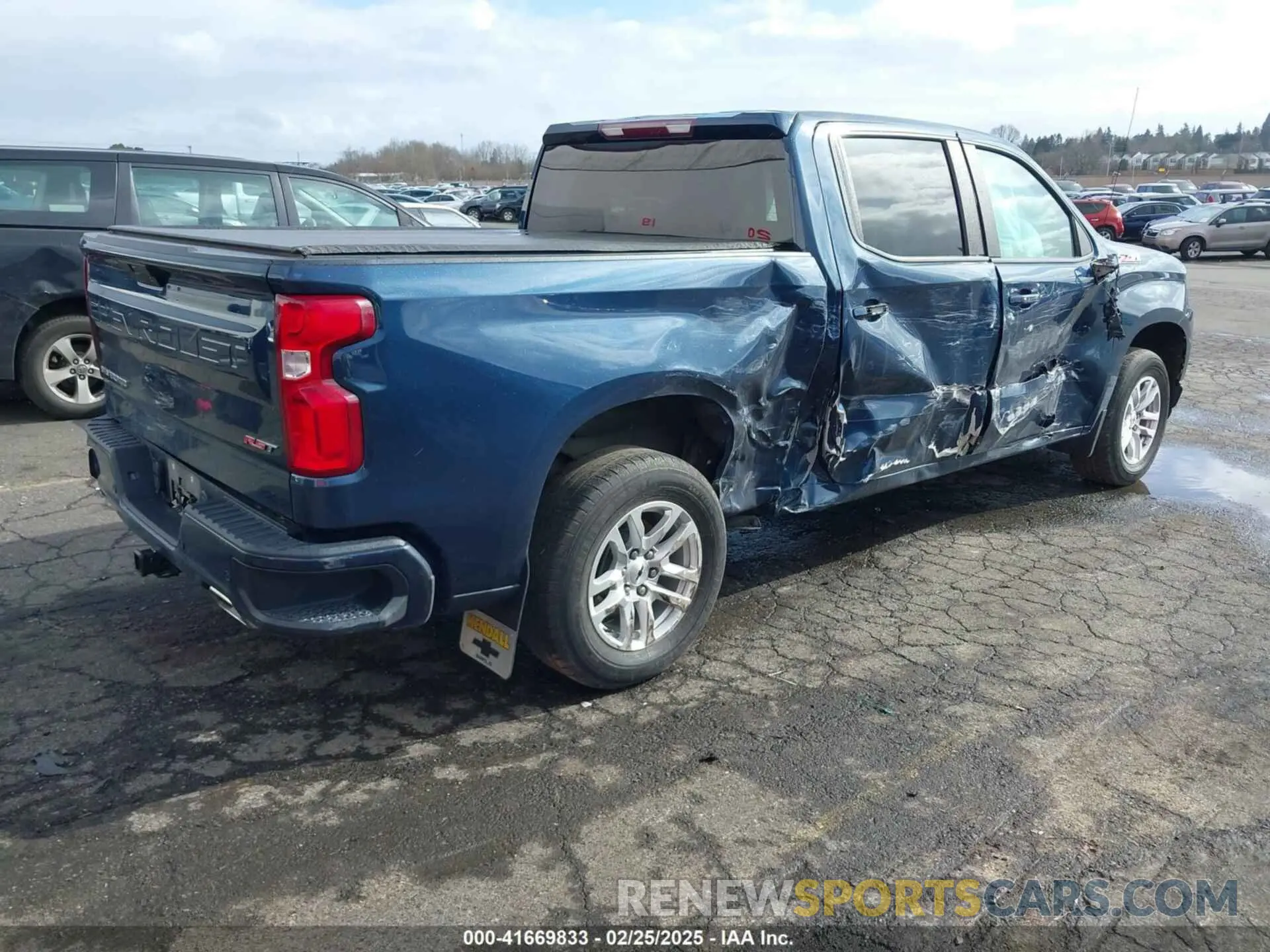 4 Фотография поврежденного автомобиля 3GCUYEET9LG451809 CHEVROLET SILVERADO 1500 2020