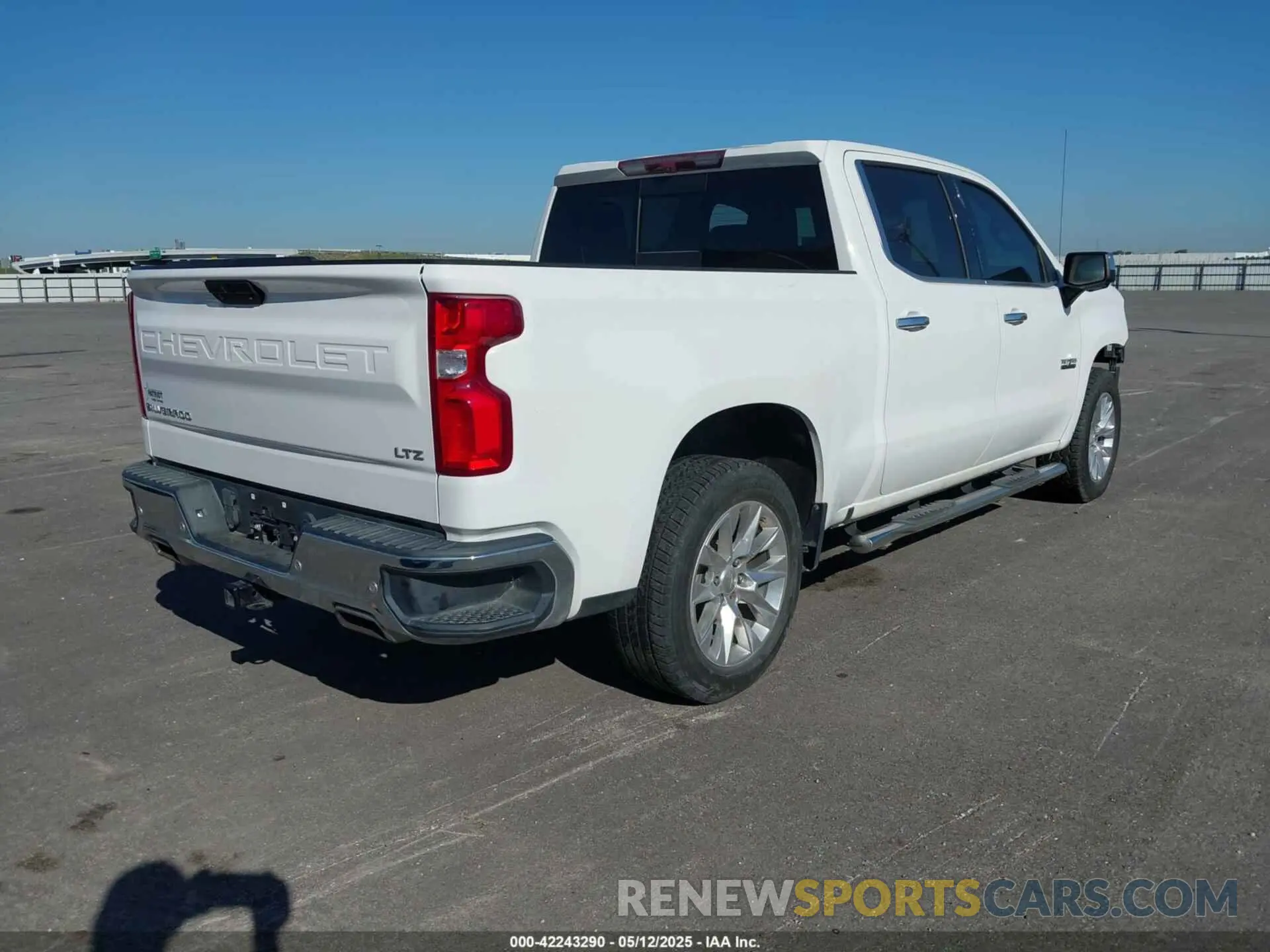 4 Фотография поврежденного автомобиля 3GCUYGED9LG399019 CHEVROLET SILVERADO 1500 2020